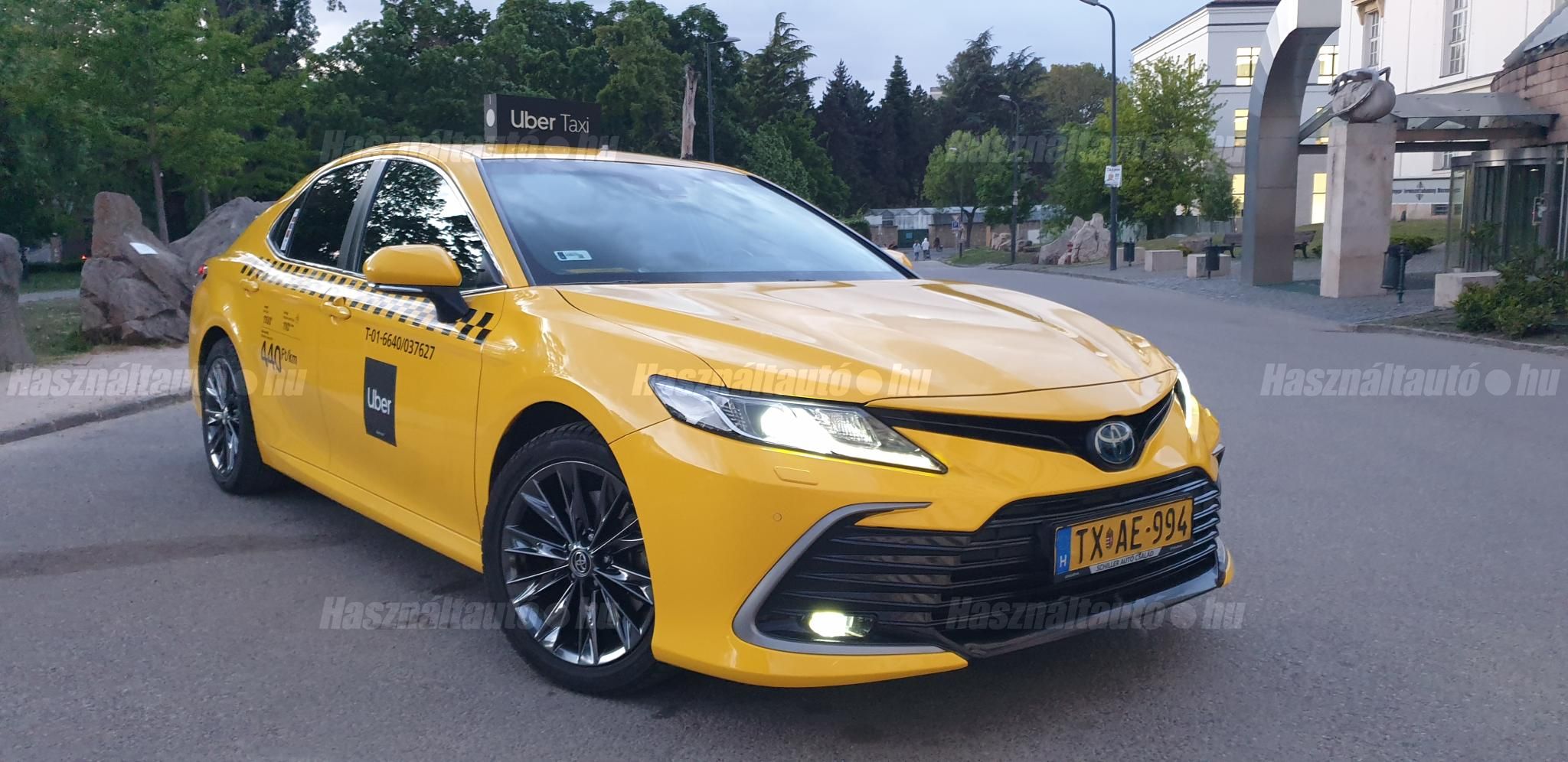 TOYOTA CAMRY 2022/9 - 1