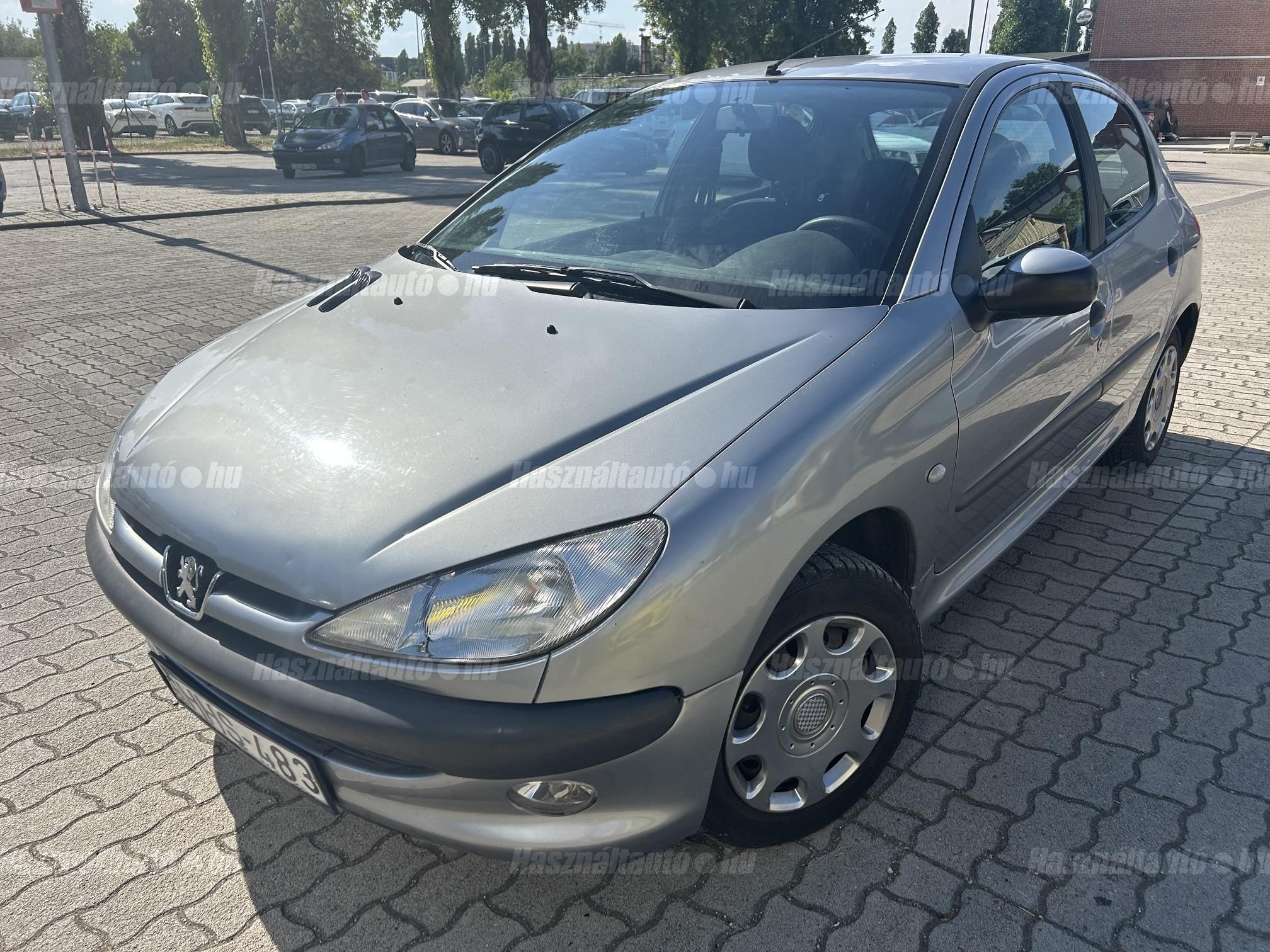 PEUGEOT 206 2000/8 - 1