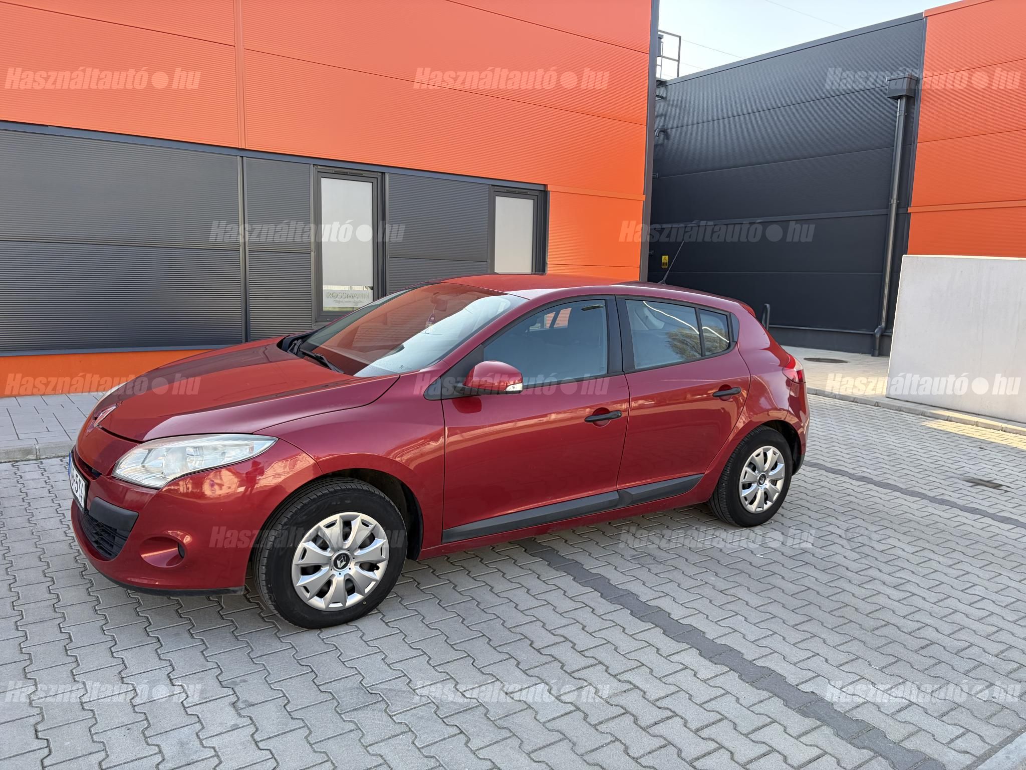 RENAULT MEGANE 2010/2 - 1