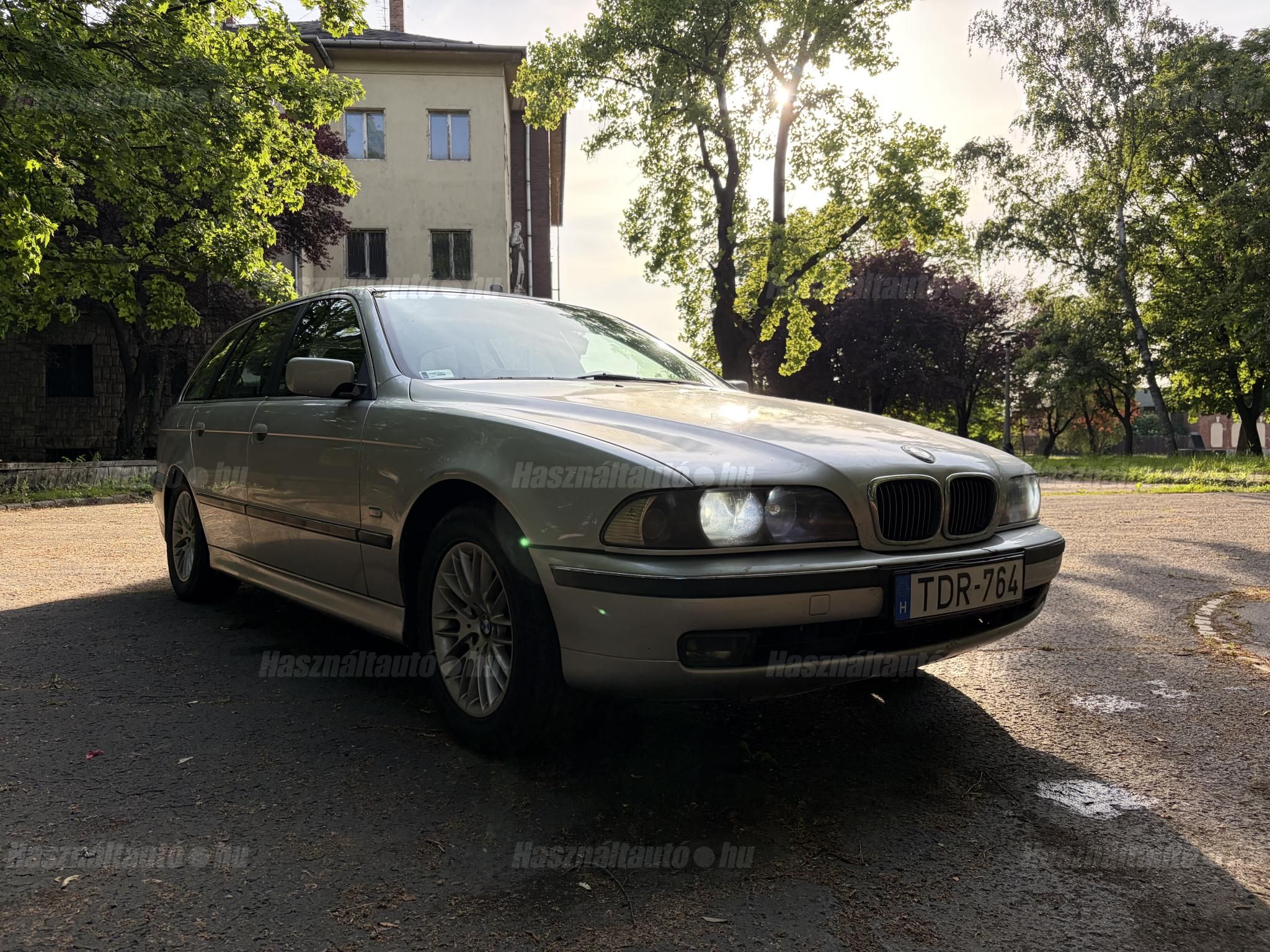 BMW 523 2000/8 - 1