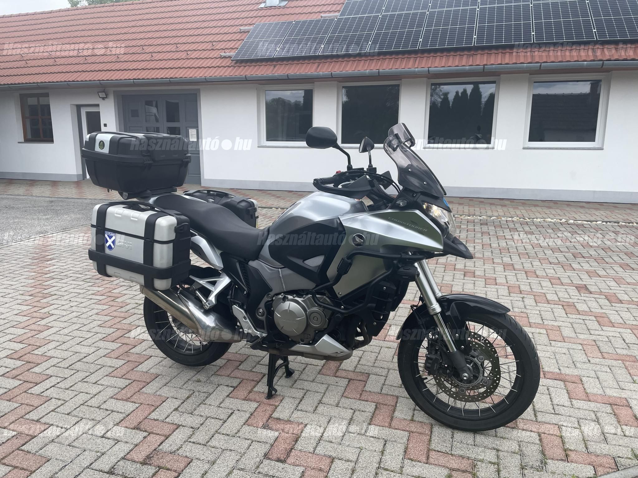 HONDA VFR 1200 X 2012/8 - 1
