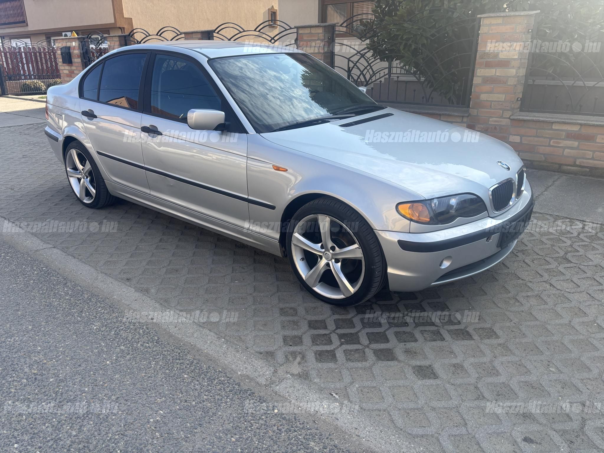 BMW 318 2002/10 - 1