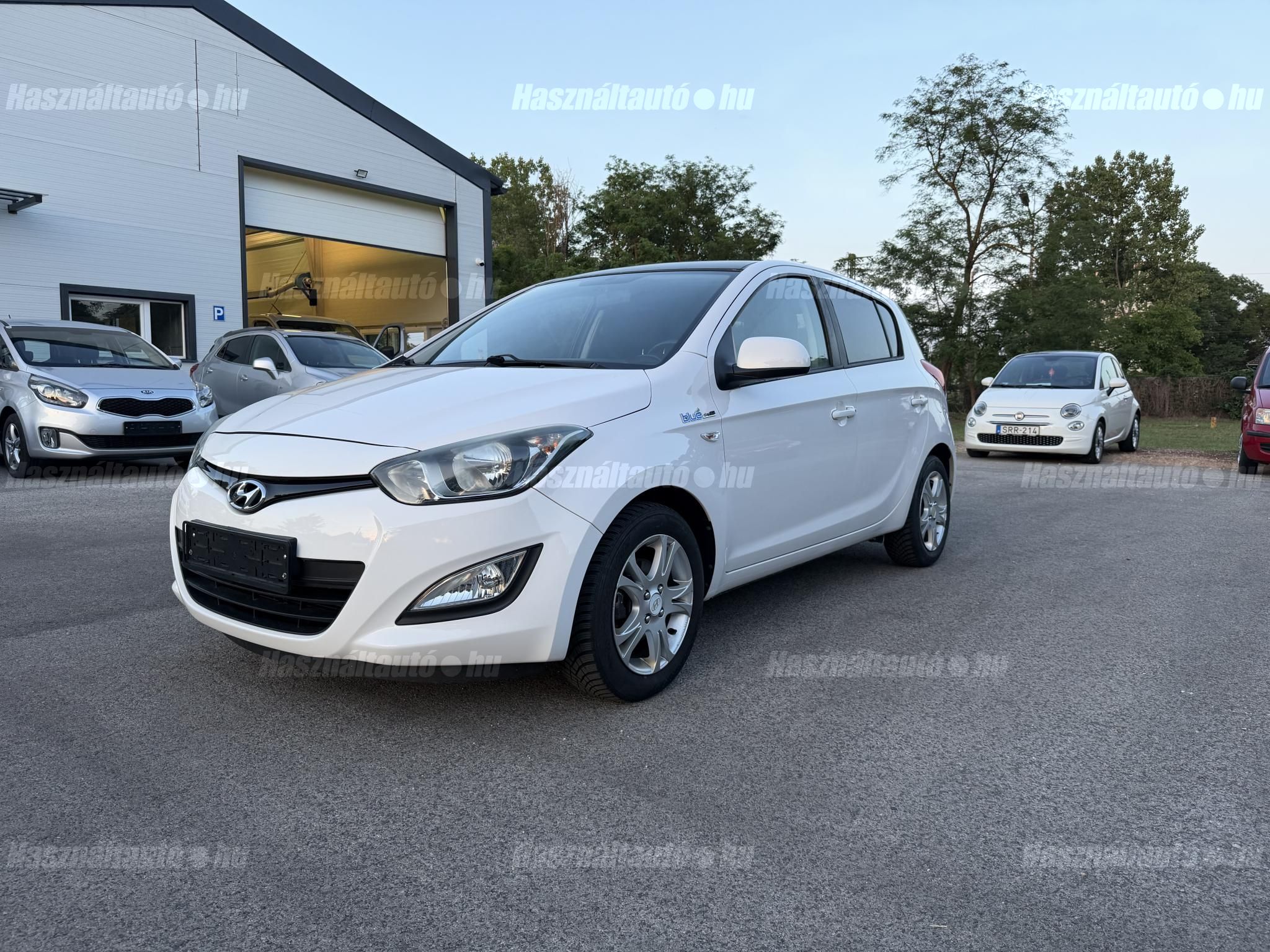 HYUNDAI I20 2013/9 - 1