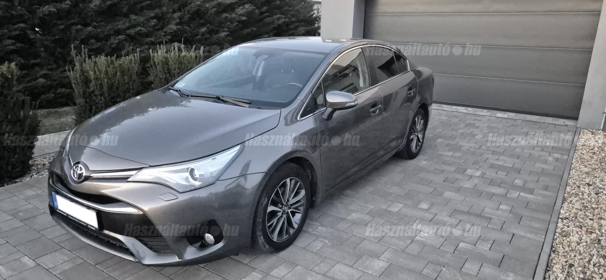 TOYOTA AVENSIS 2016/8 - 1