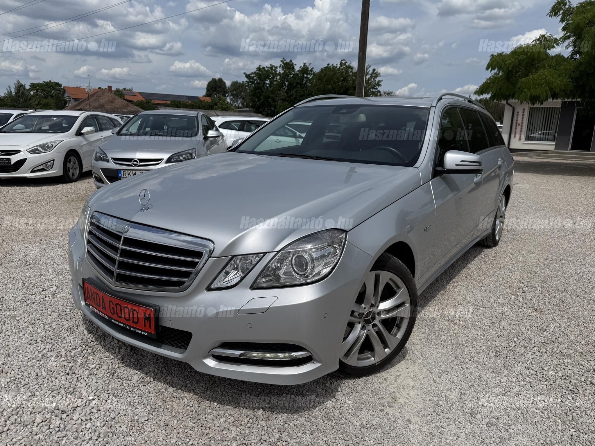 MERCEDES-BENZ E 200 2010/10 - 1