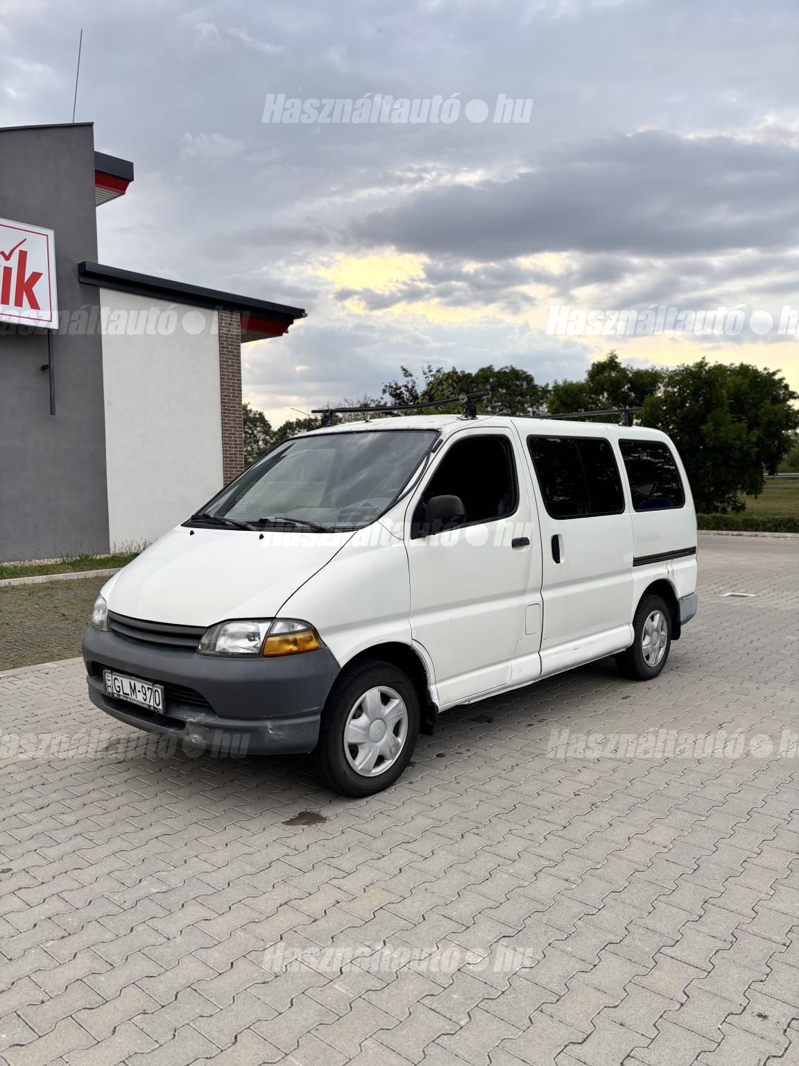 TOYOTA HIACE 1998/3 - 1