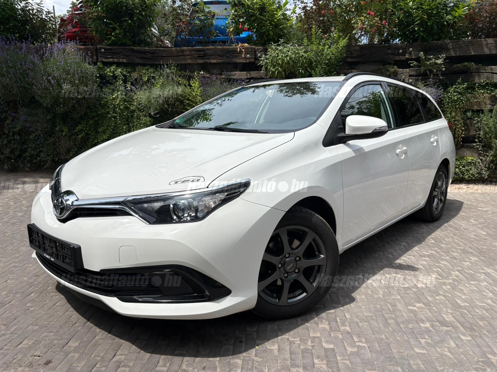 TOYOTA AURIS 2016/2 - 1
