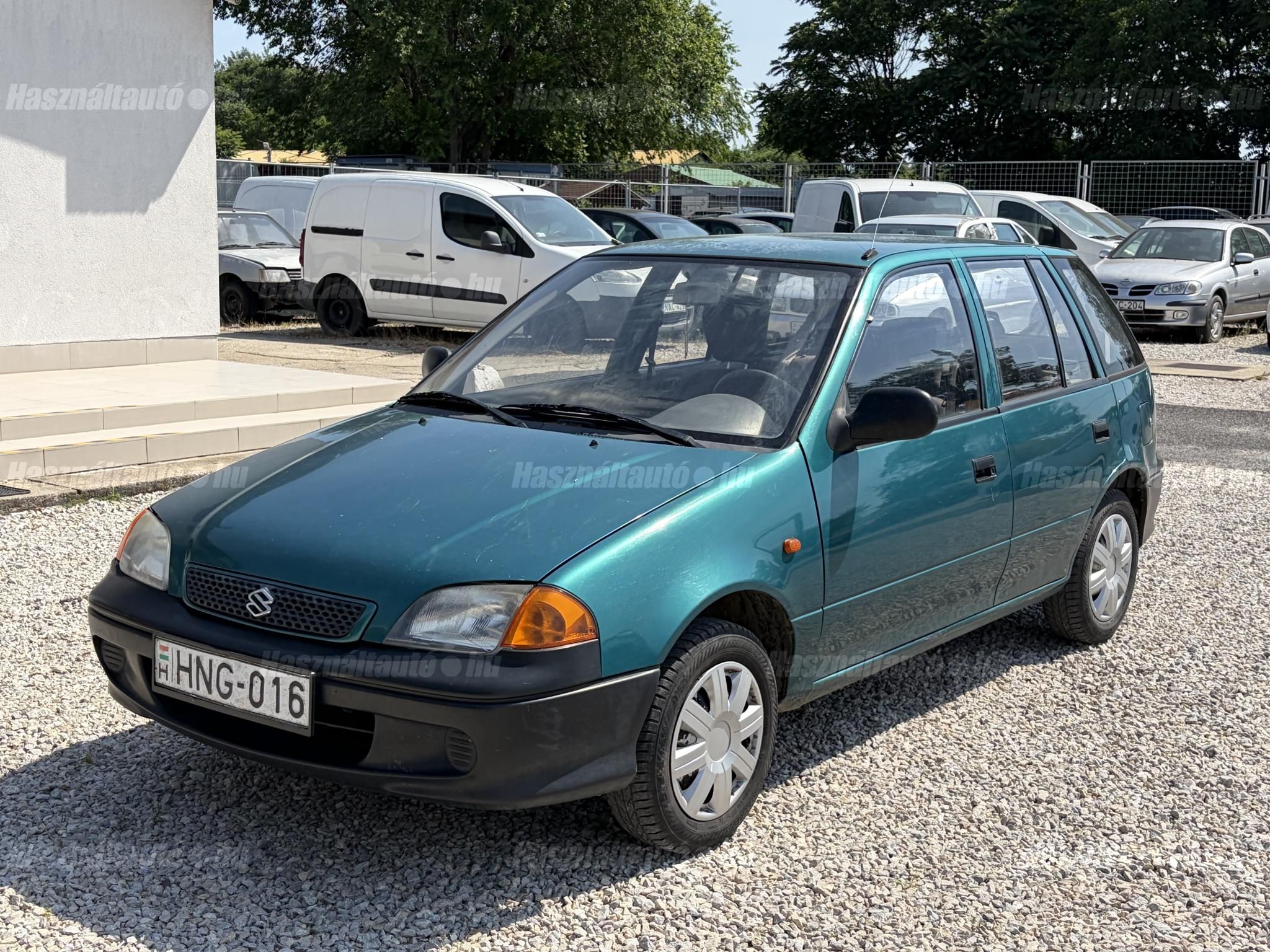 SUZUKI SWIFT 2001/2 - 1