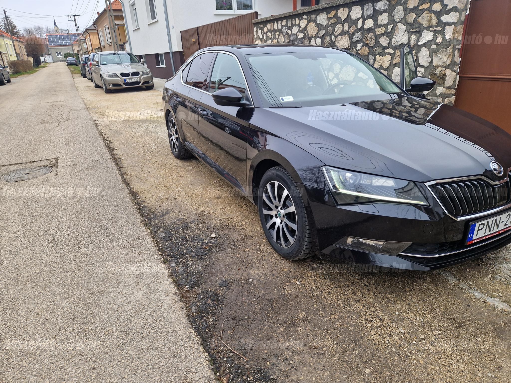 SKODA SUPERB 2017/12 - 1