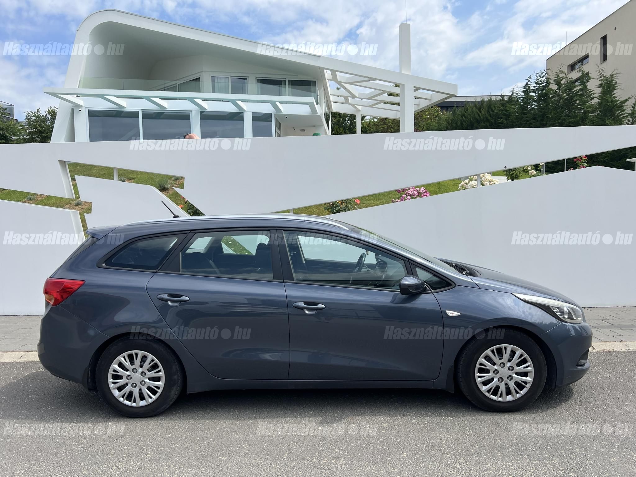 KIA CEE'D 2013/8 - 1