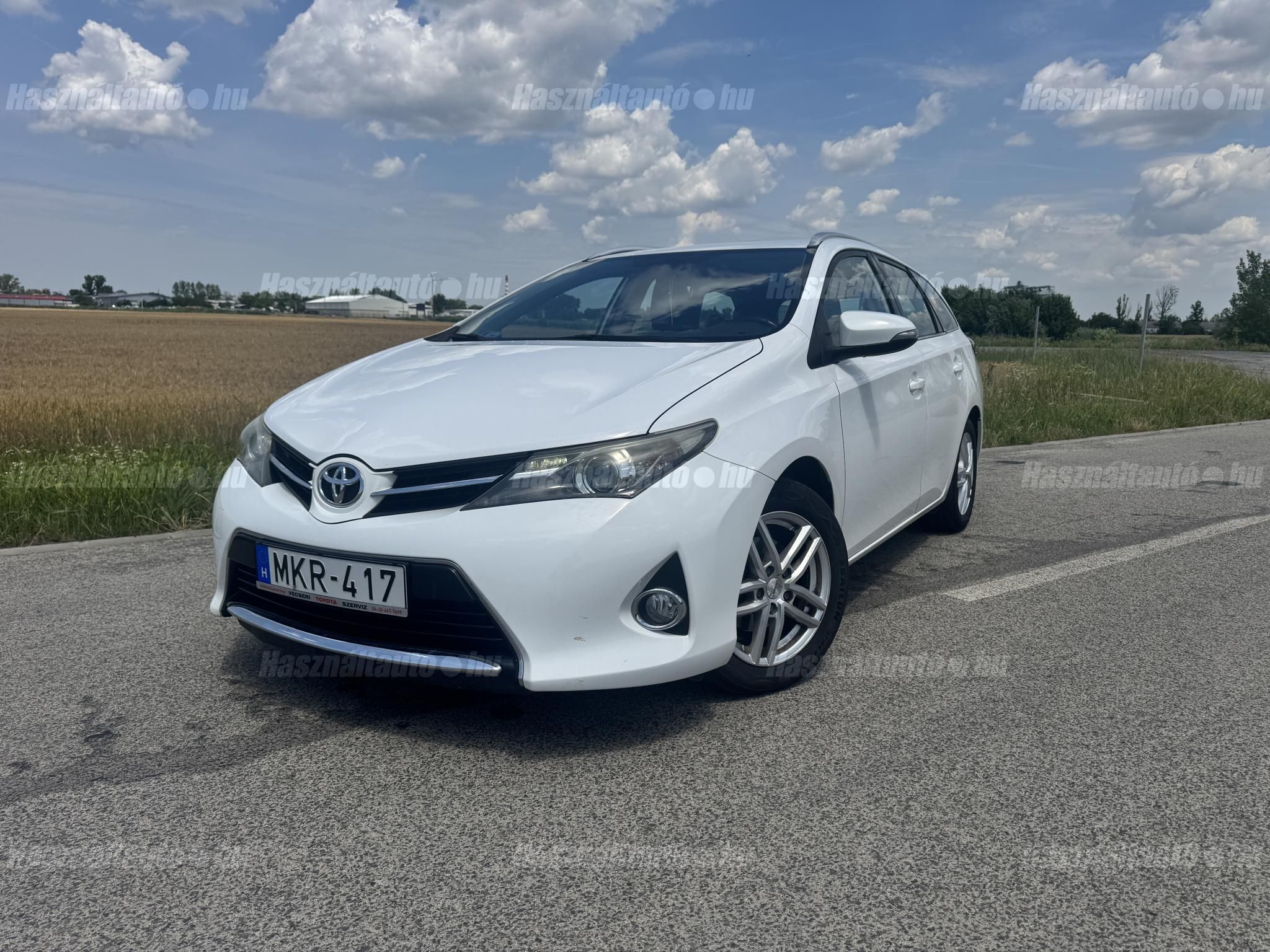 TOYOTA AURIS 2013/7 - 1