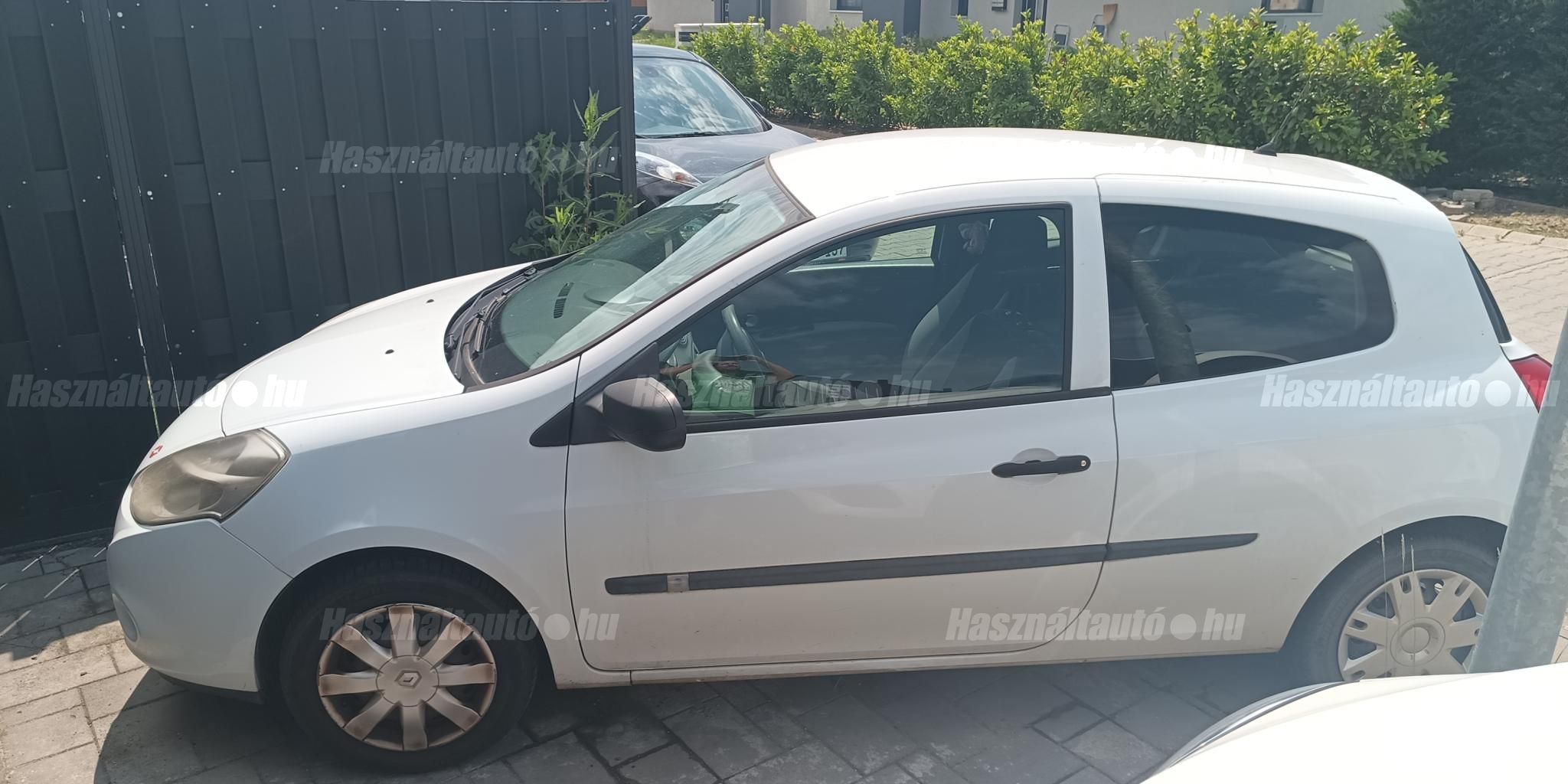 RENAULT CLIO 2012/6 - 1