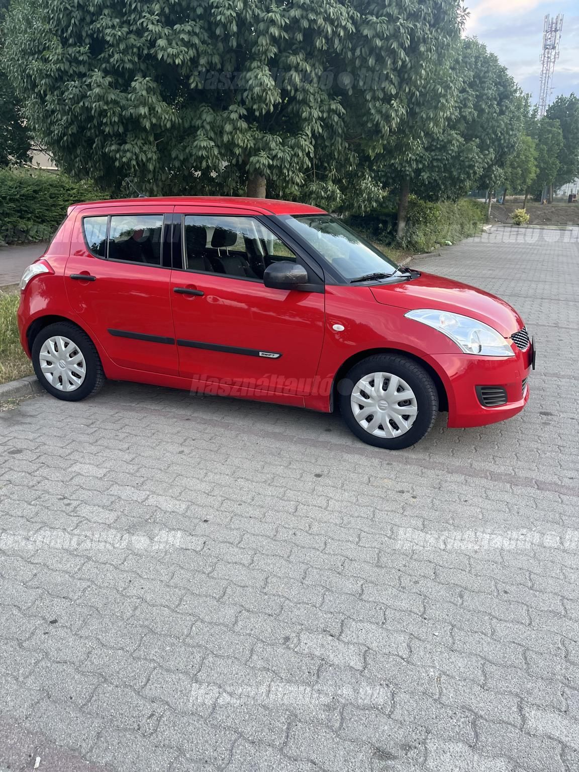 SUZUKI SWIFT 2012/7 - 1