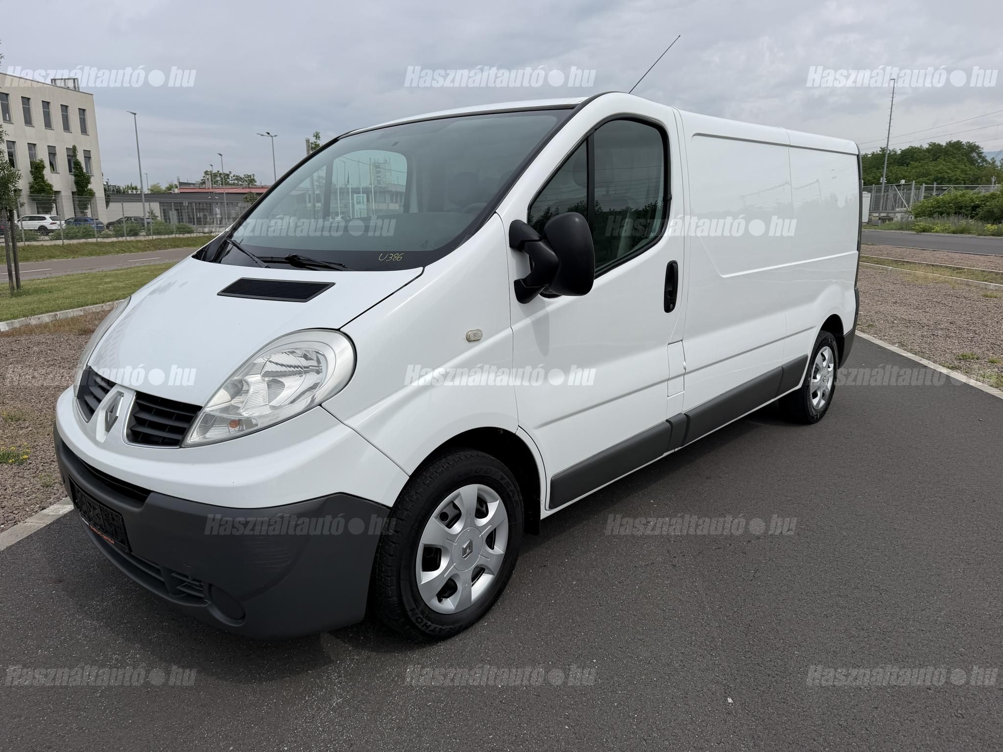 RENAULT TRAFIC 2009/6 - 1