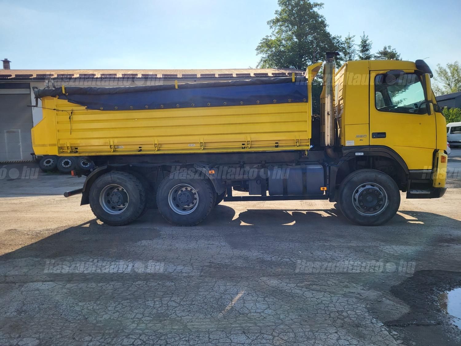 VOLVO 2003 - 1