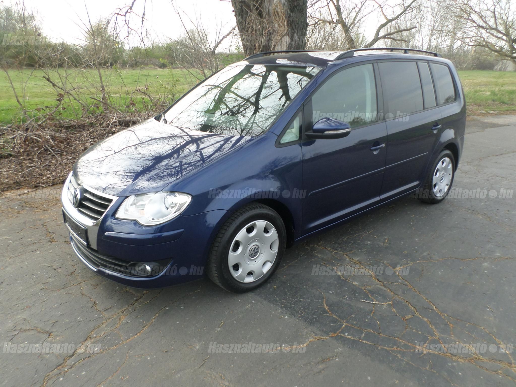 VOLKSWAGEN TOURAN 2010/4 - 1