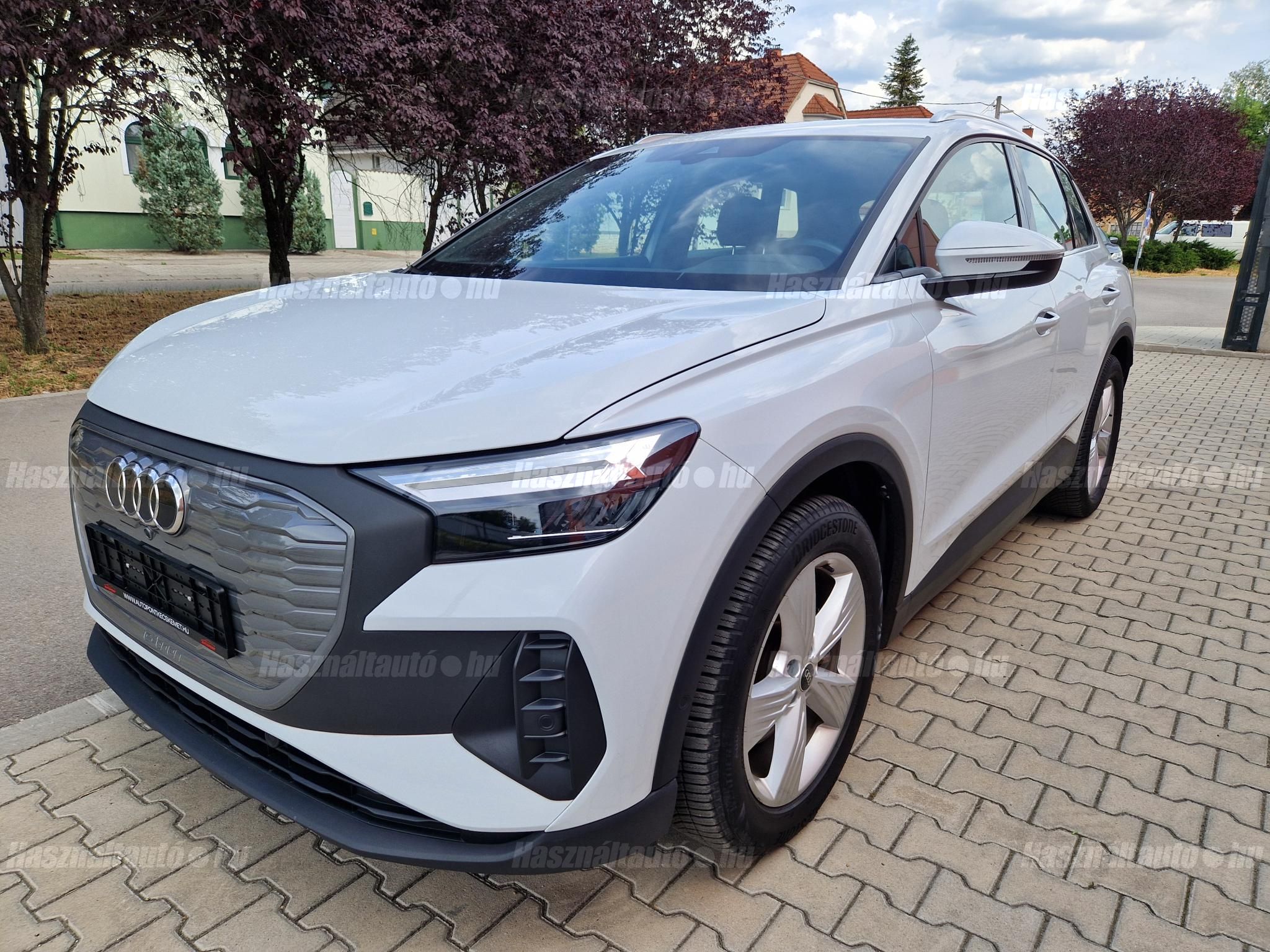 AUDI Q4 2022/4 - 1