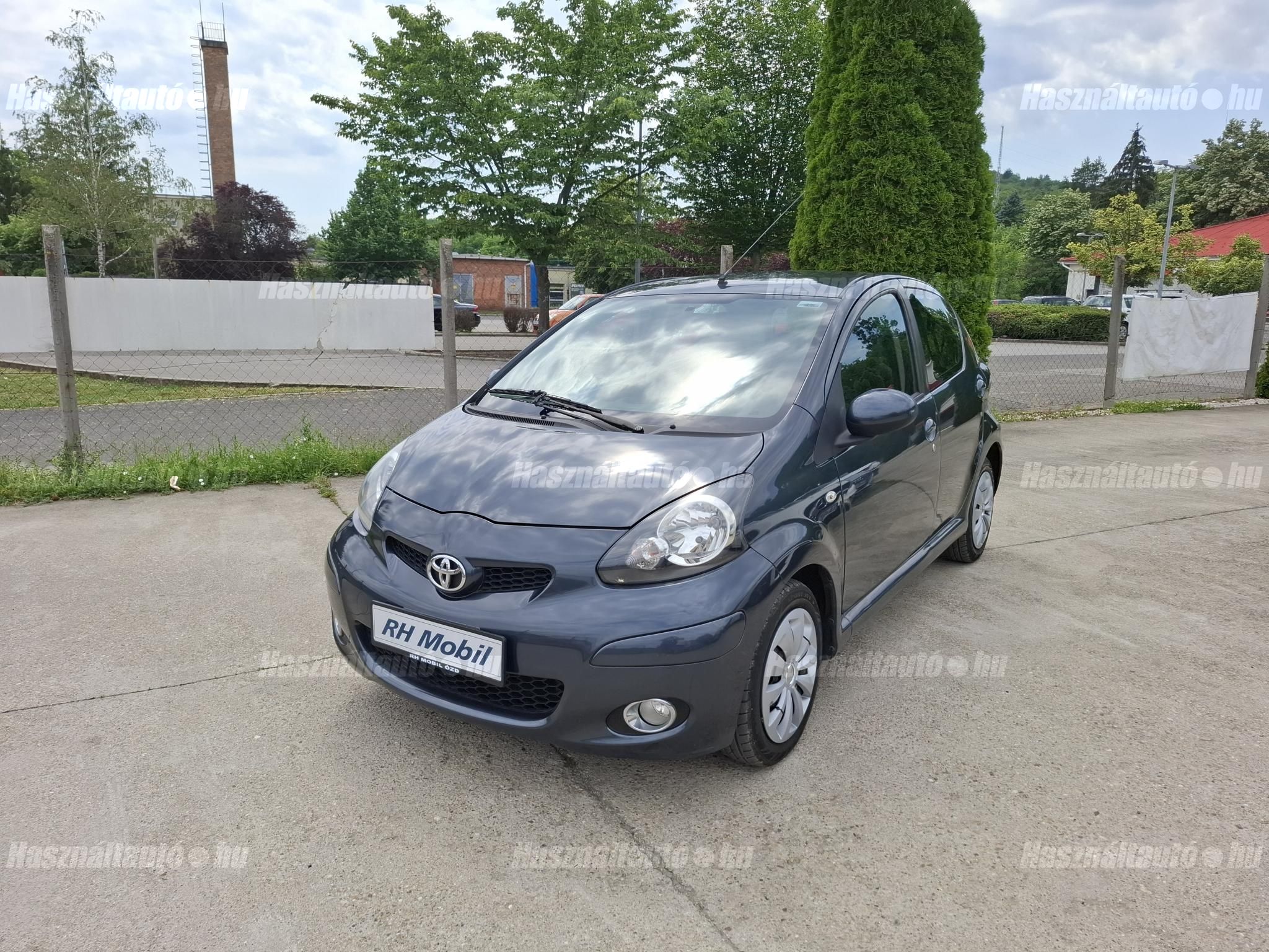 TOYOTA AYGO 2010/9 - 1