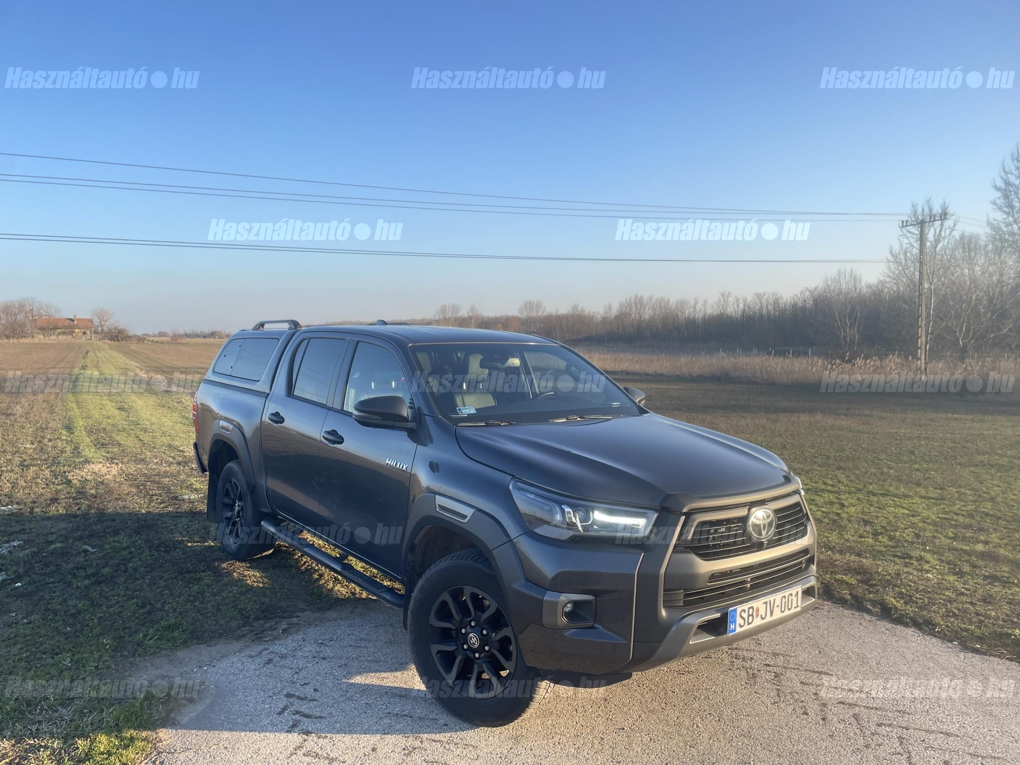 TOYOTA HILUX 2023/8 - 1