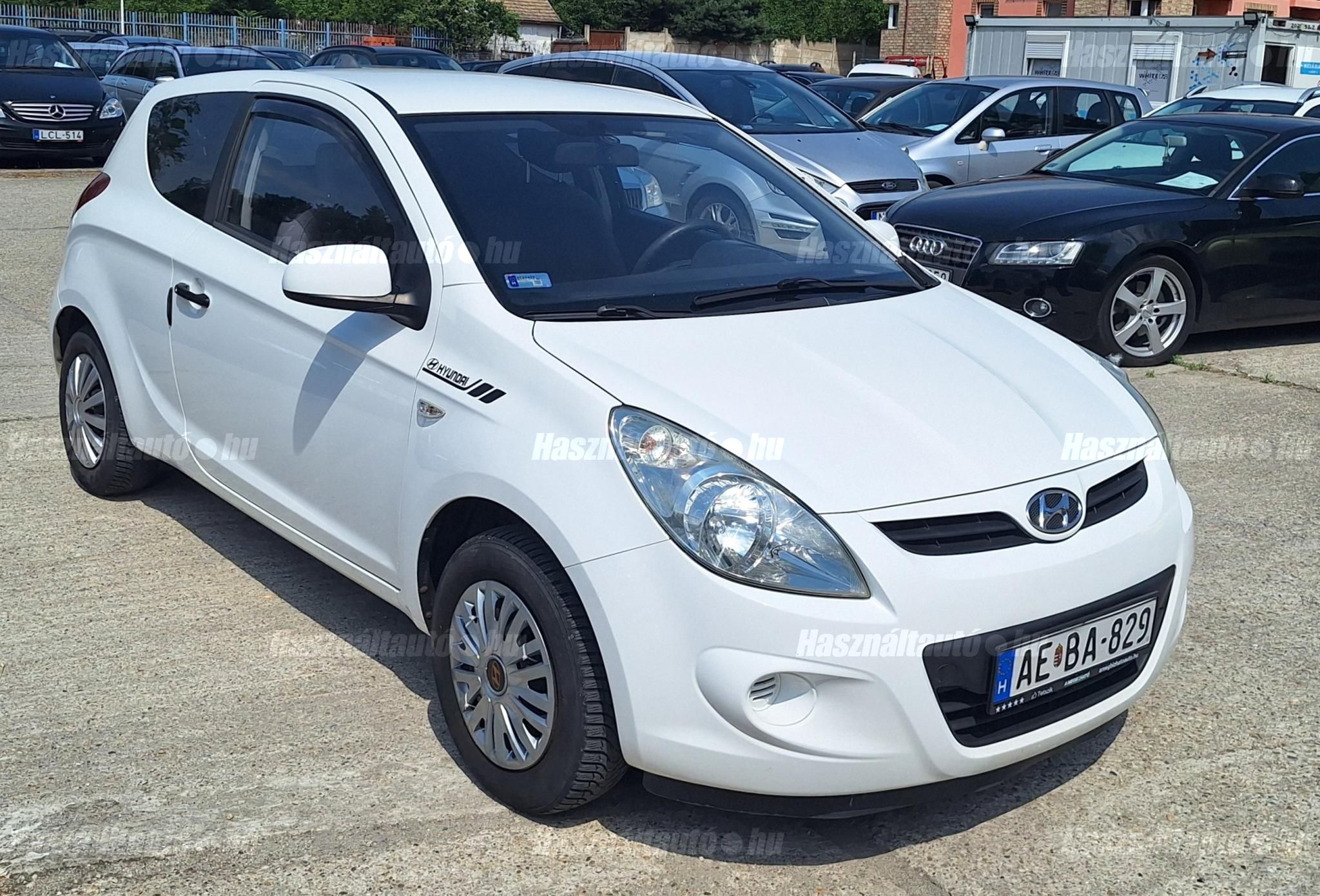 HYUNDAI I20 2010/12 - 1