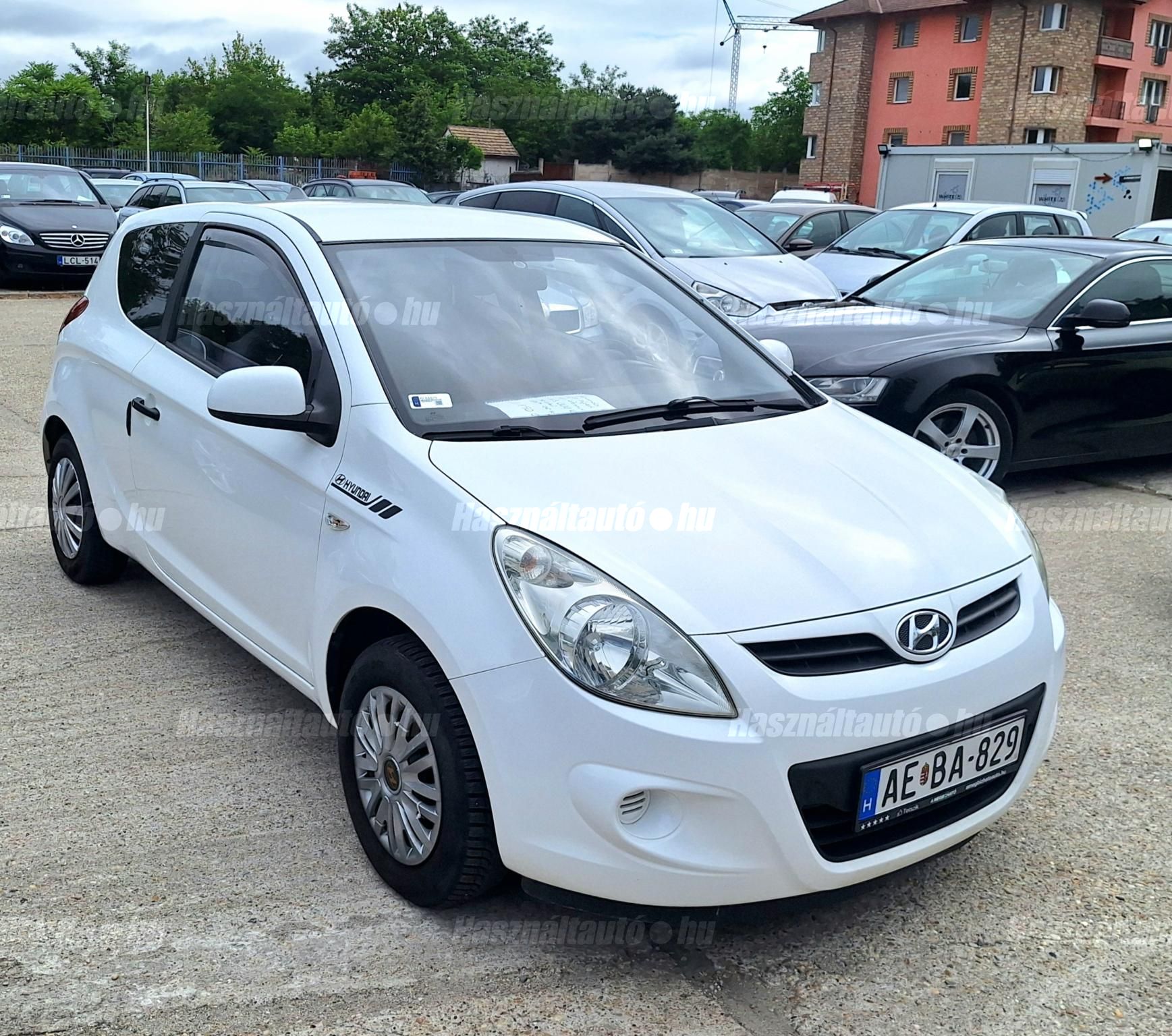 HYUNDAI I20 2010/12 - 1