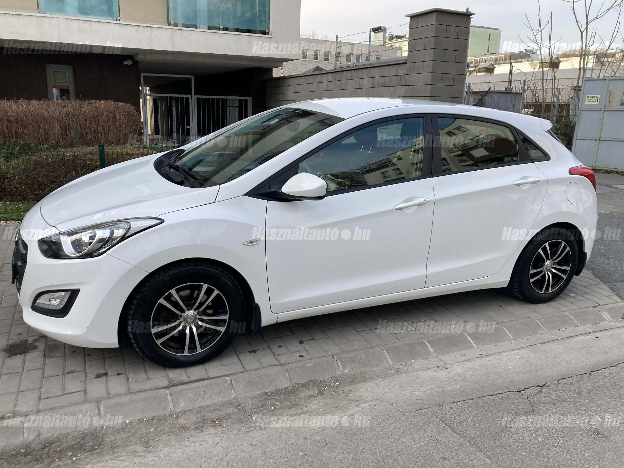 HYUNDAI I30 2015/12 - 1