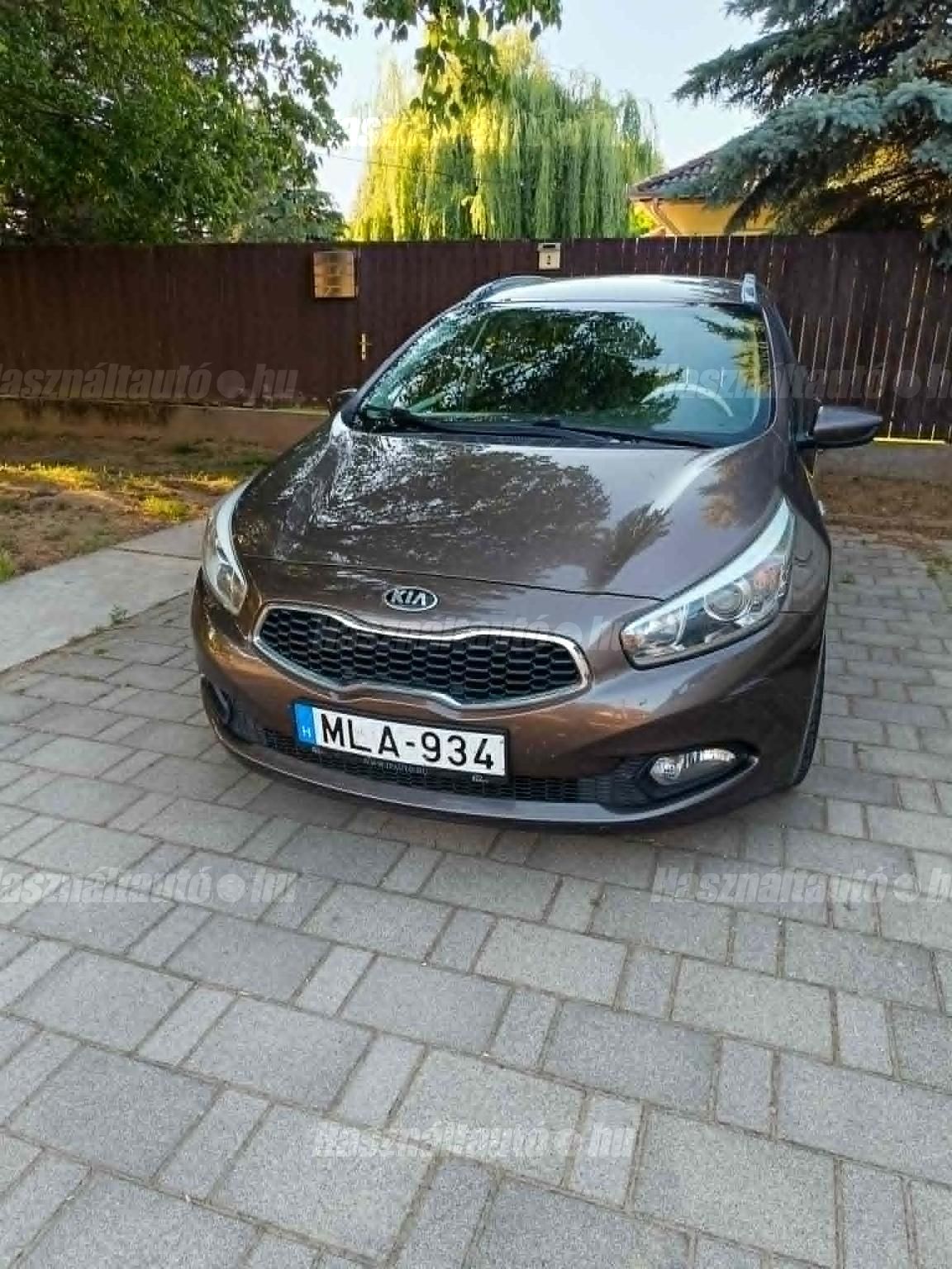 KIA CEE'D 2013/11 - 1