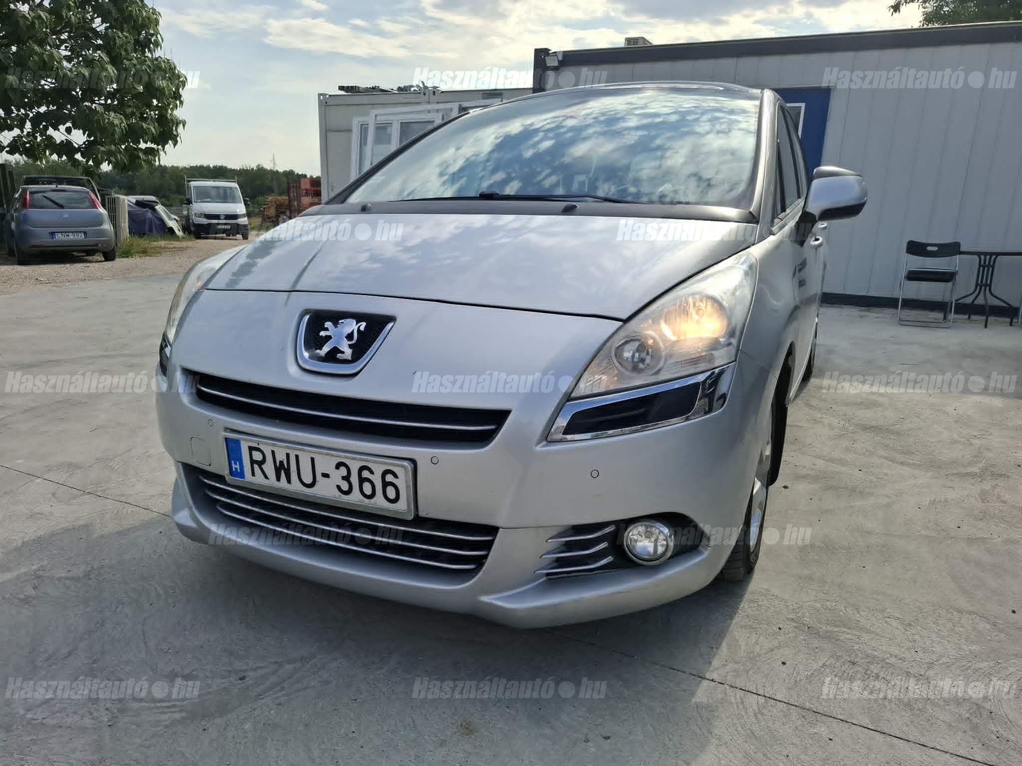 PEUGEOT 5008 2010/11 - 1