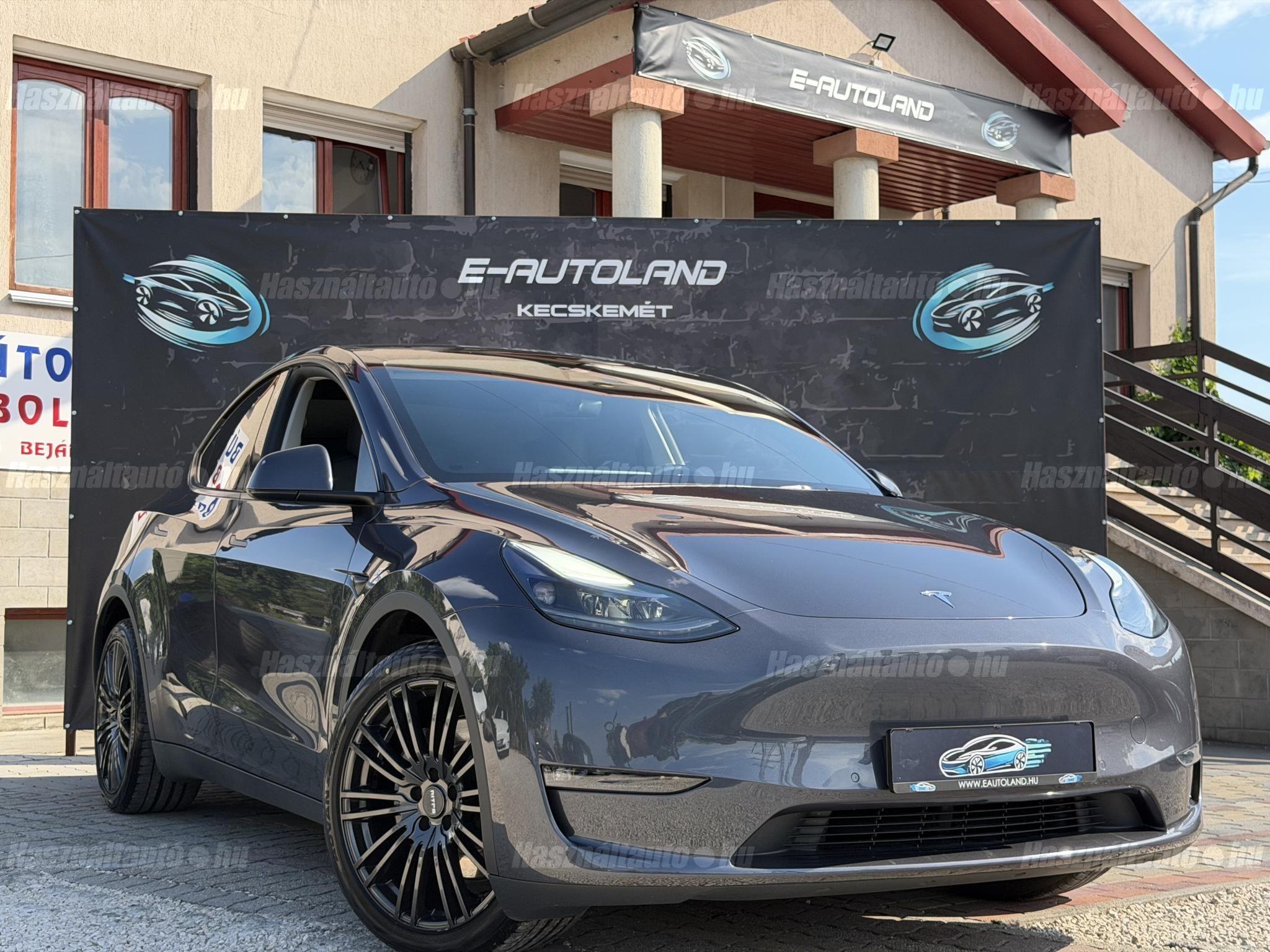 TESLA MODEL Y 2022/5 - 1