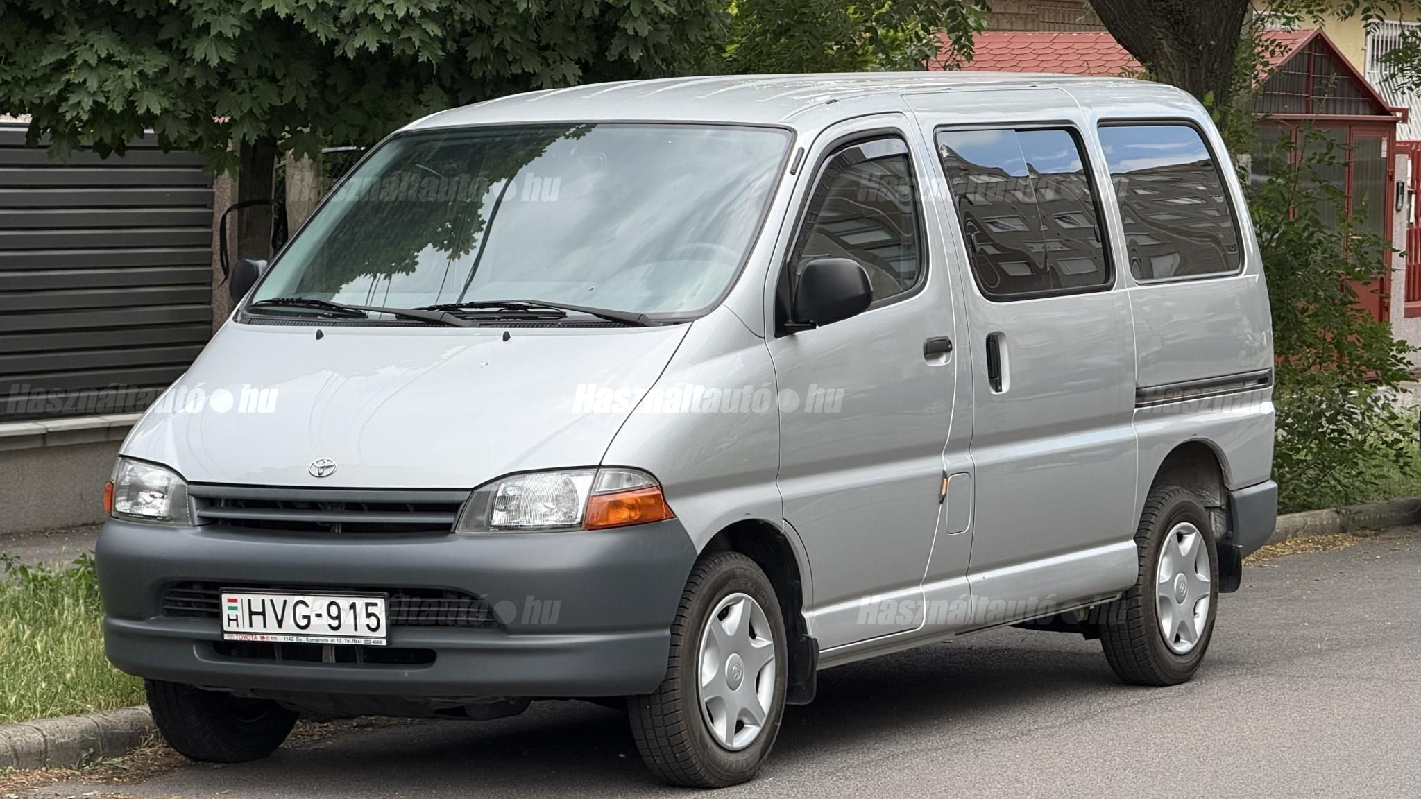 TOYOTA HIACE 2001/9 - 1