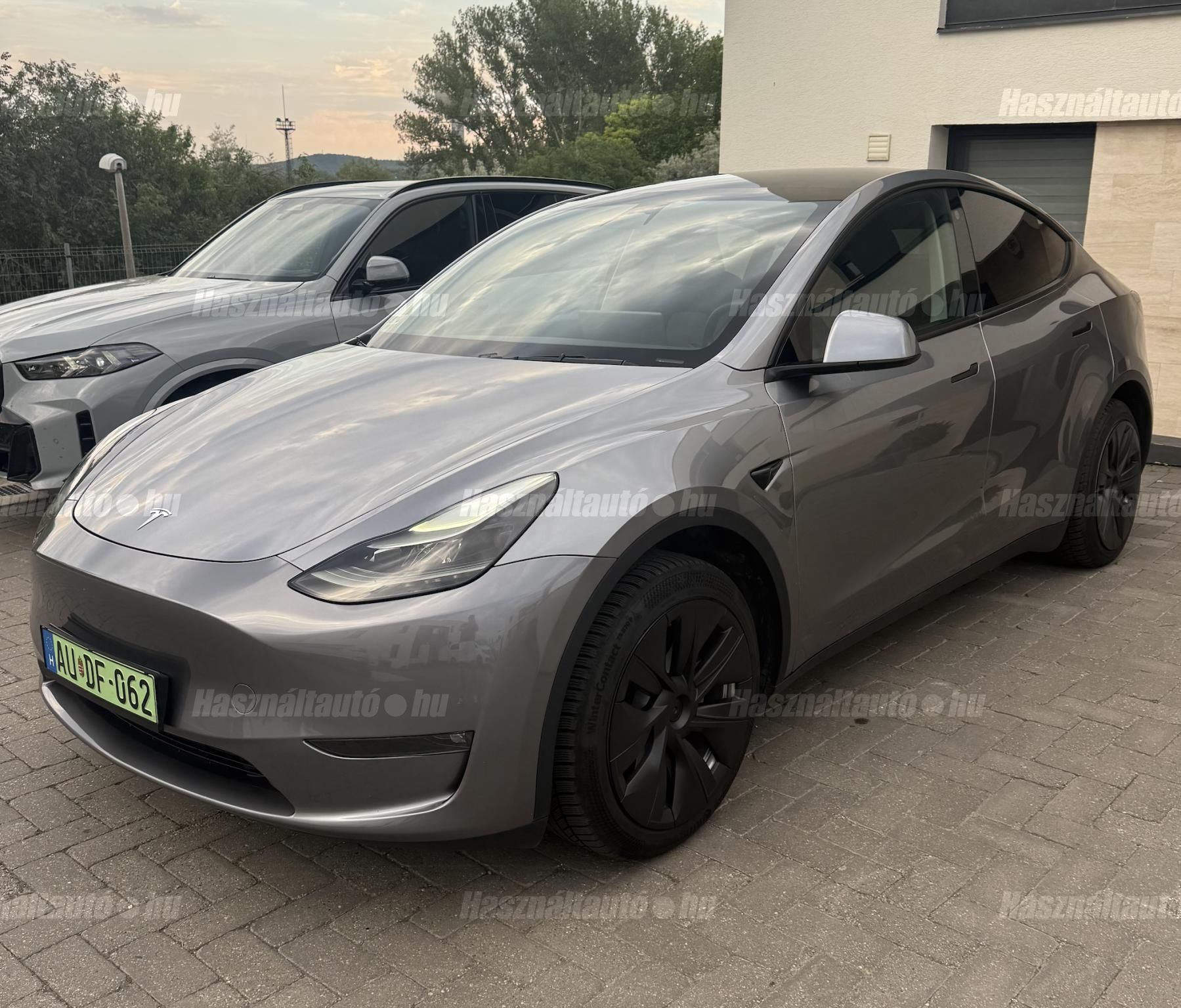 TESLA MODEL Y 2023/8 - 1