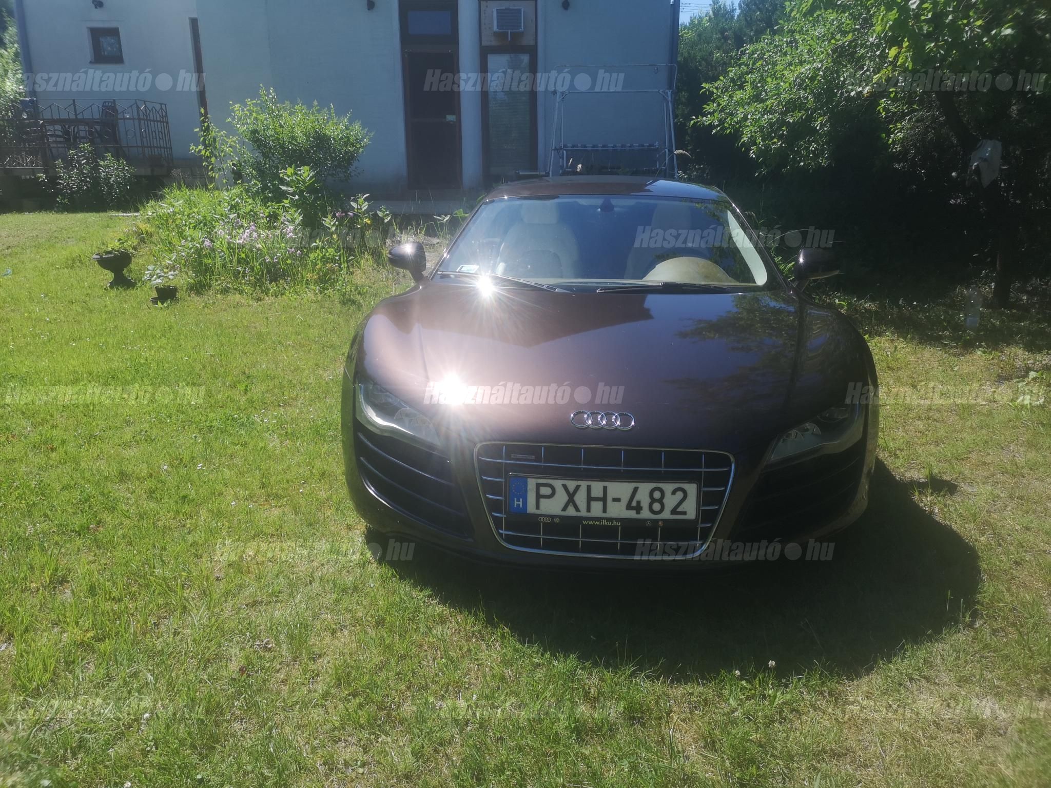 AUDI R8 2010/7 - 1