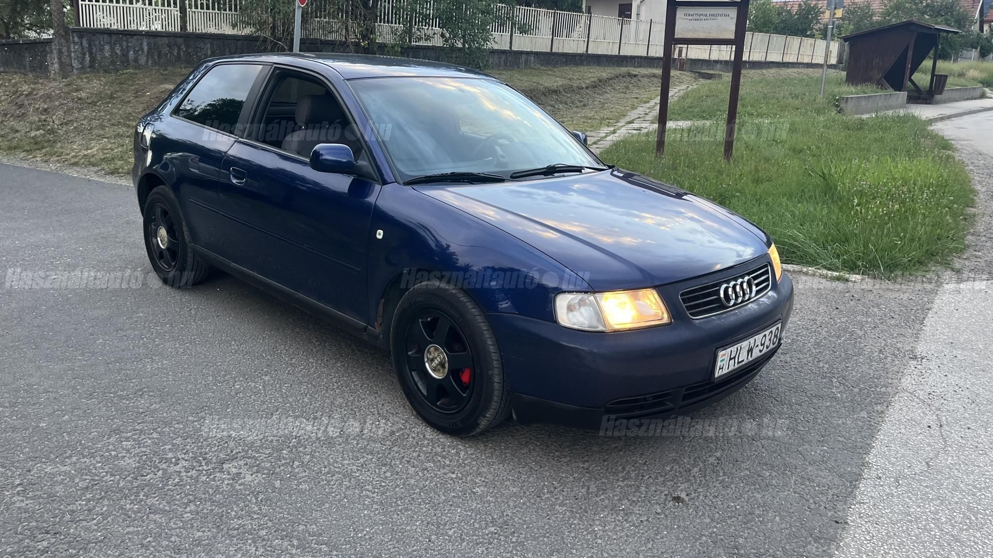 AUDI A3 2000/12 - 1