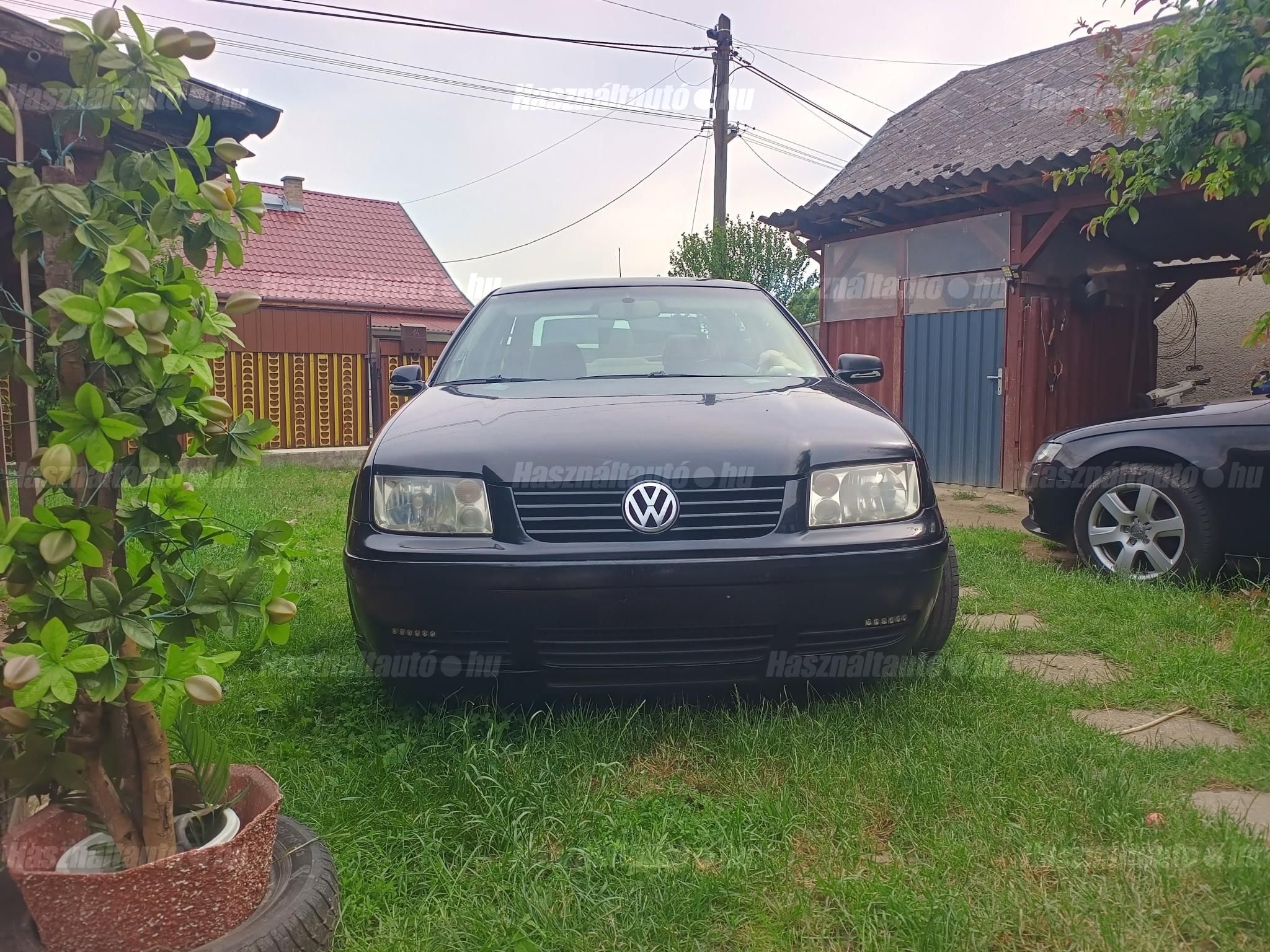 VOLKSWAGEN BORA 2003/7 - 1