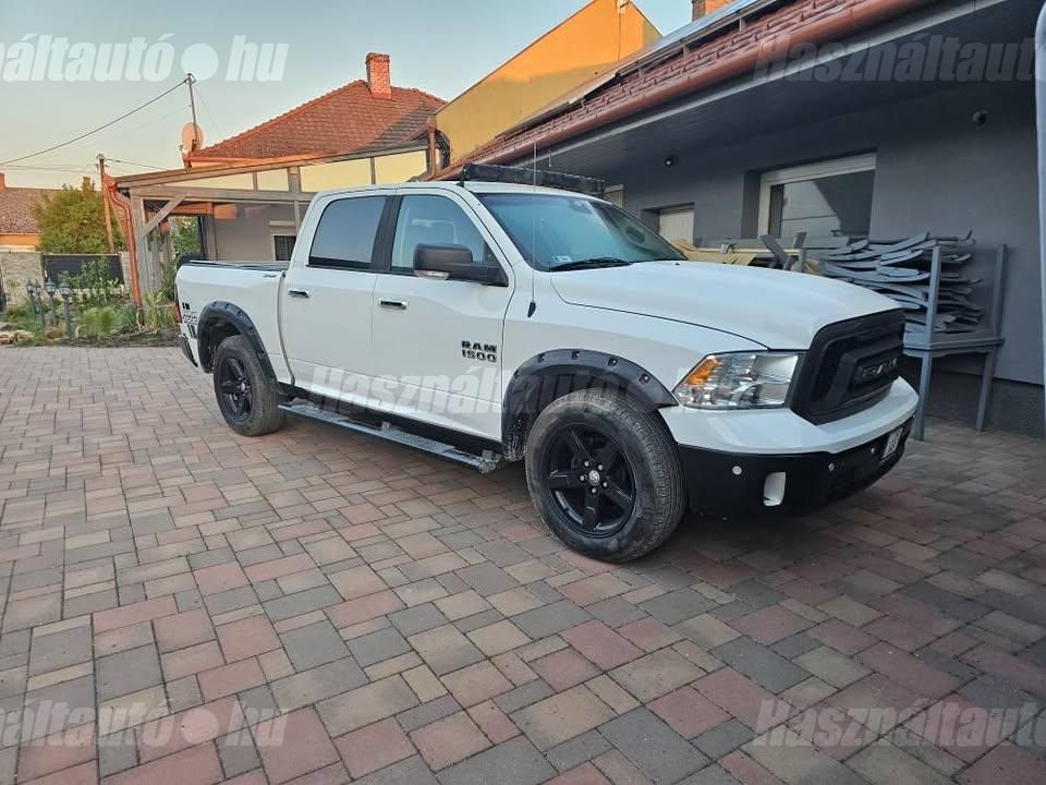 DODGE RAM 2015/6 - 1