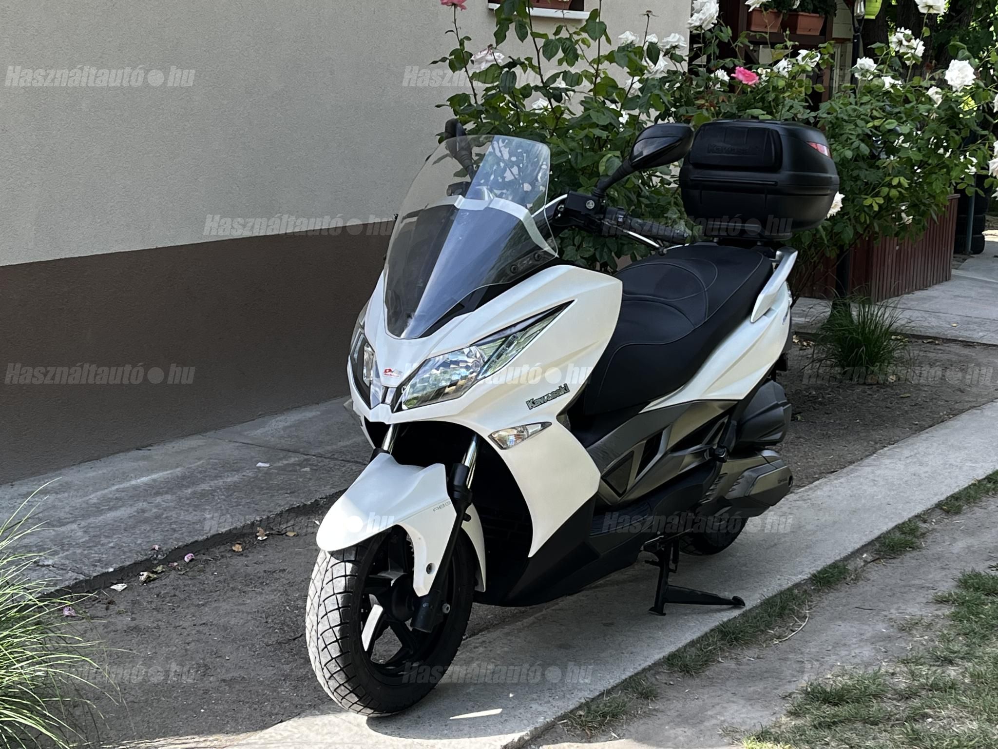 KAWASAKI J 300 2015/11 - 1