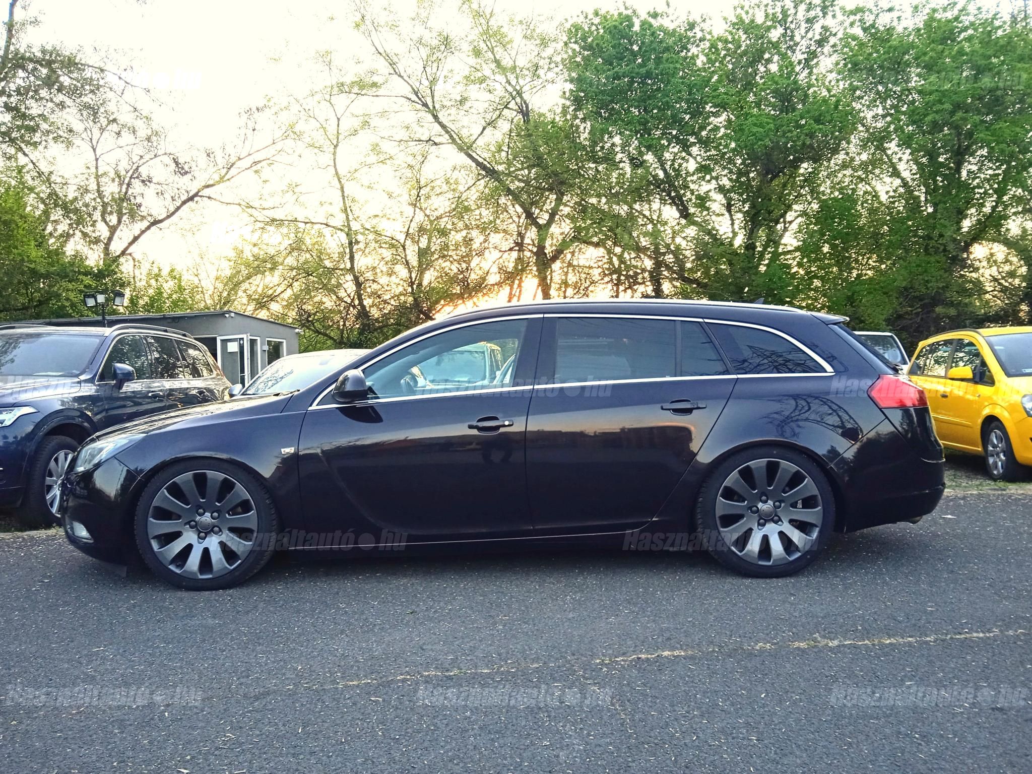 OPEL INSIGNIA 2009/4 - 1