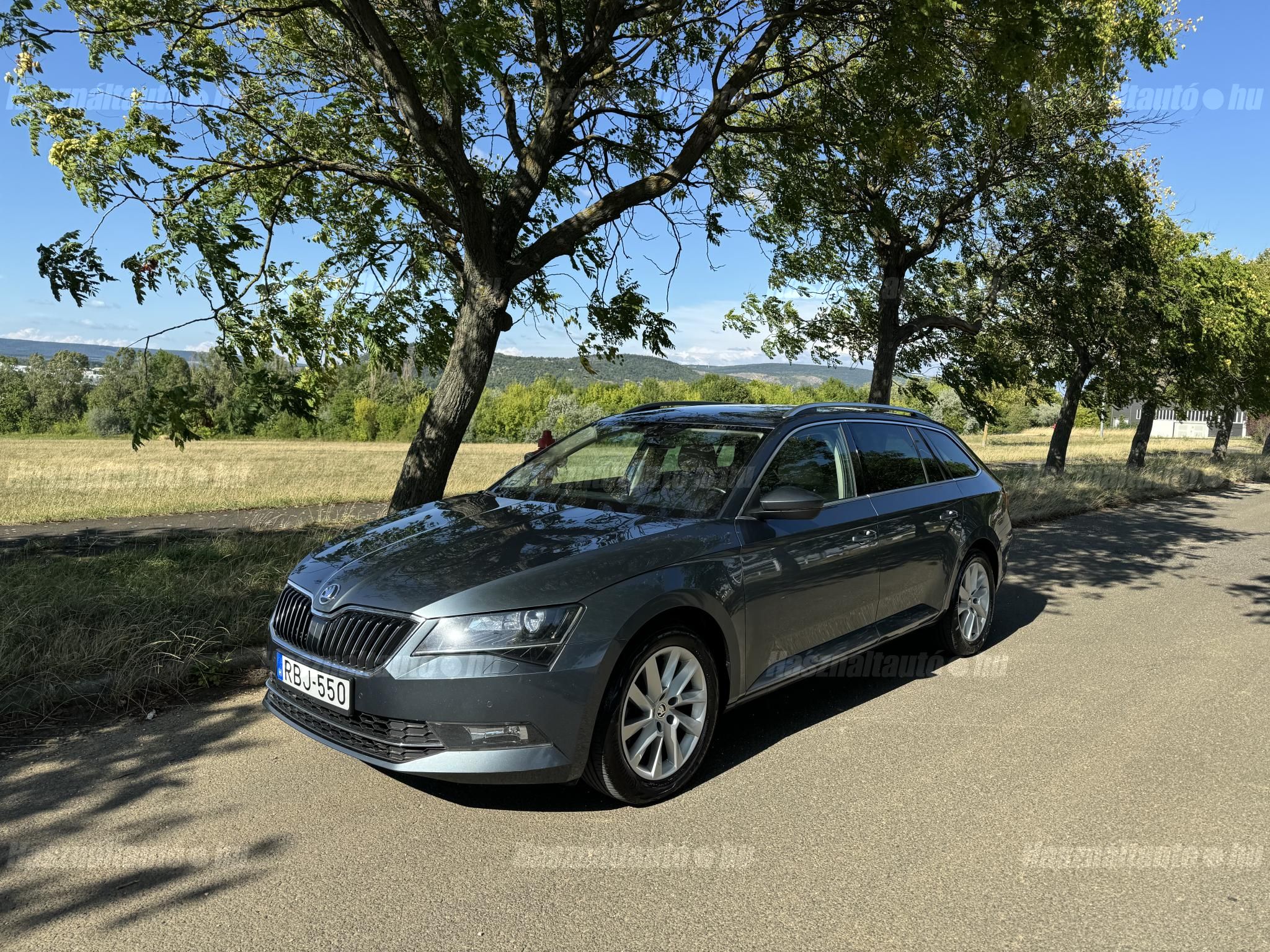 SKODA SUPERB 2018/8 - 1
