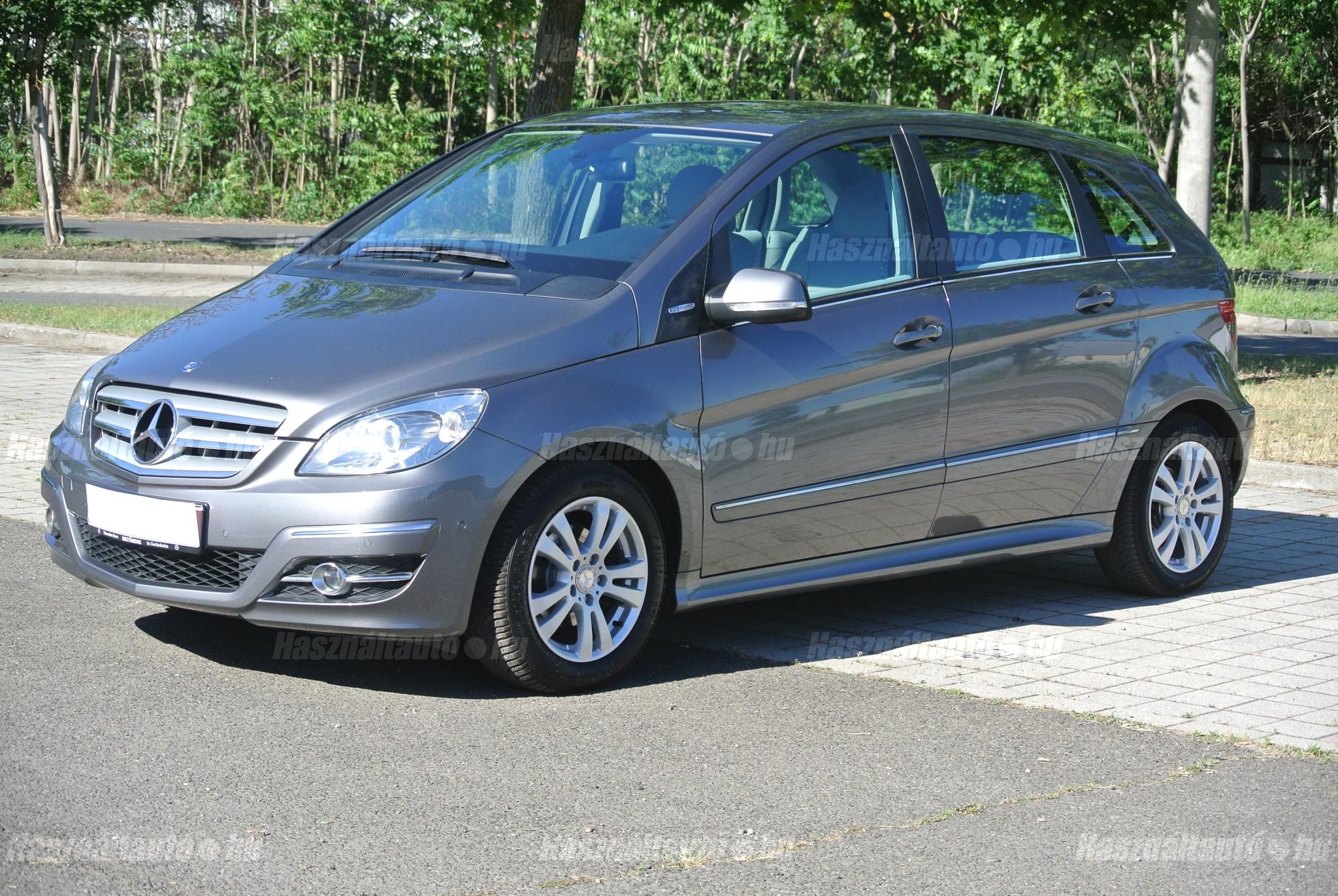 MERCEDES-BENZ B 180 2010/11 - 1