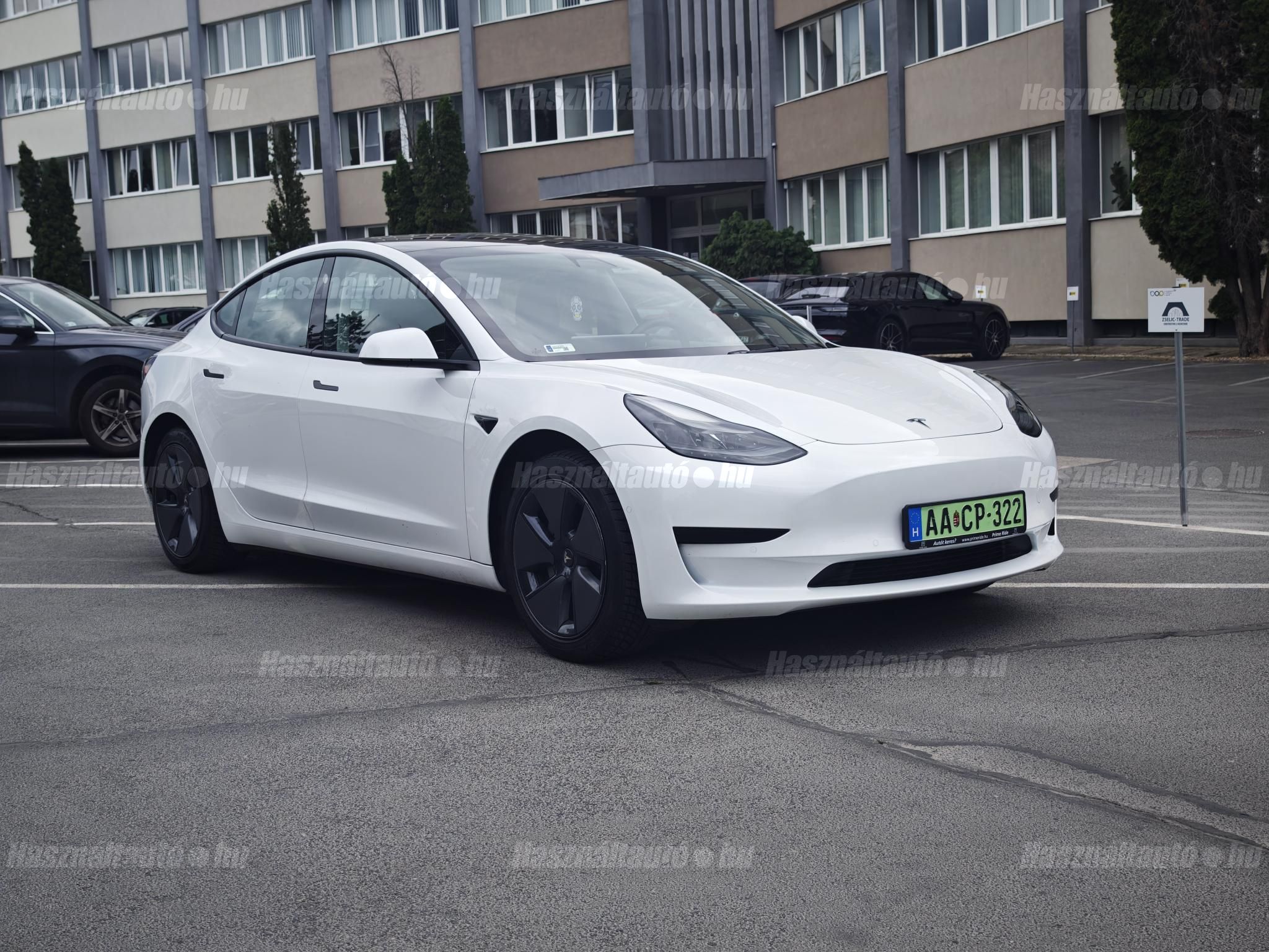 TESLA MODEL 3 2021/9 - 1