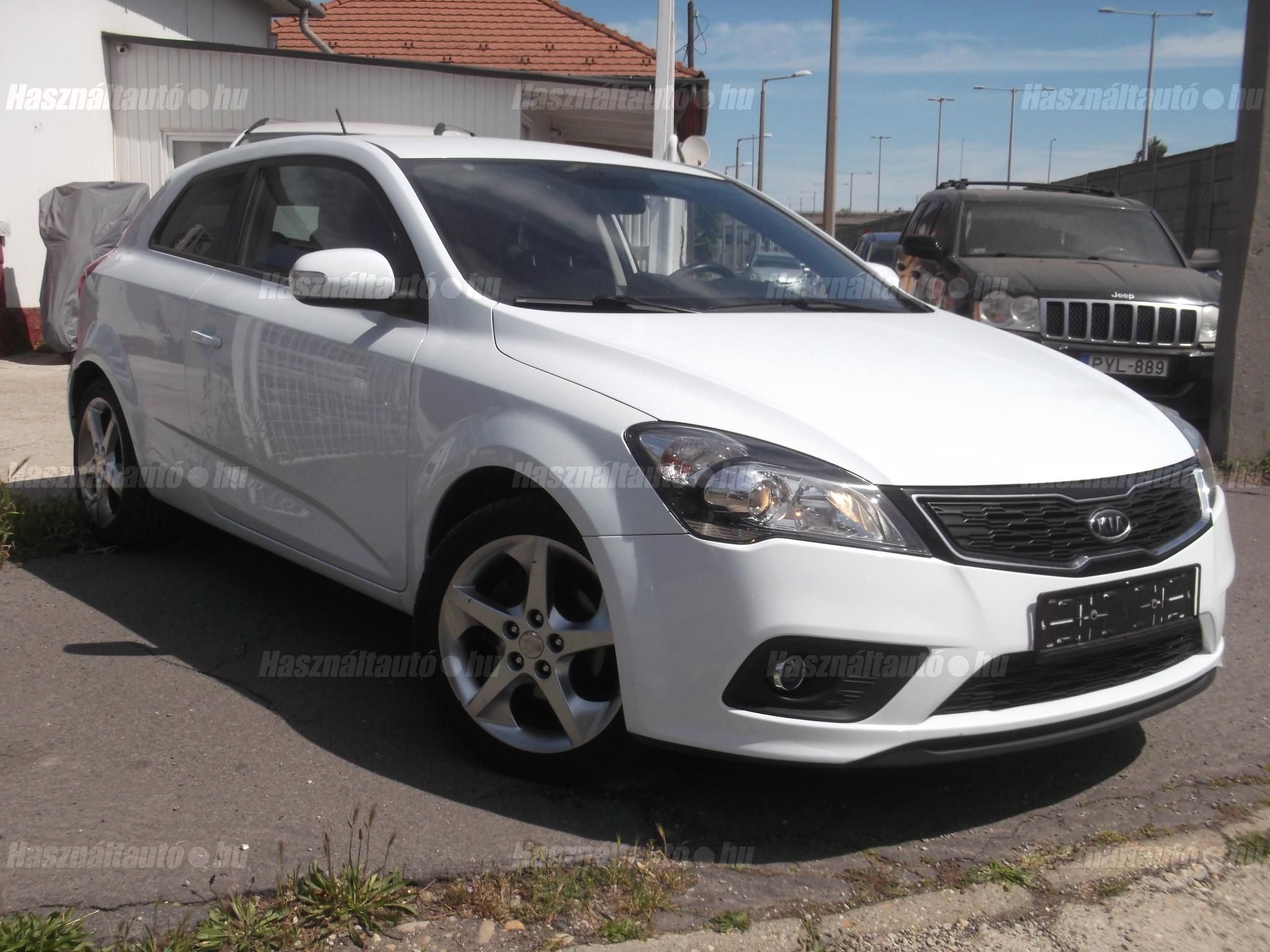 KIA CEE'D 2011/6 - 1
