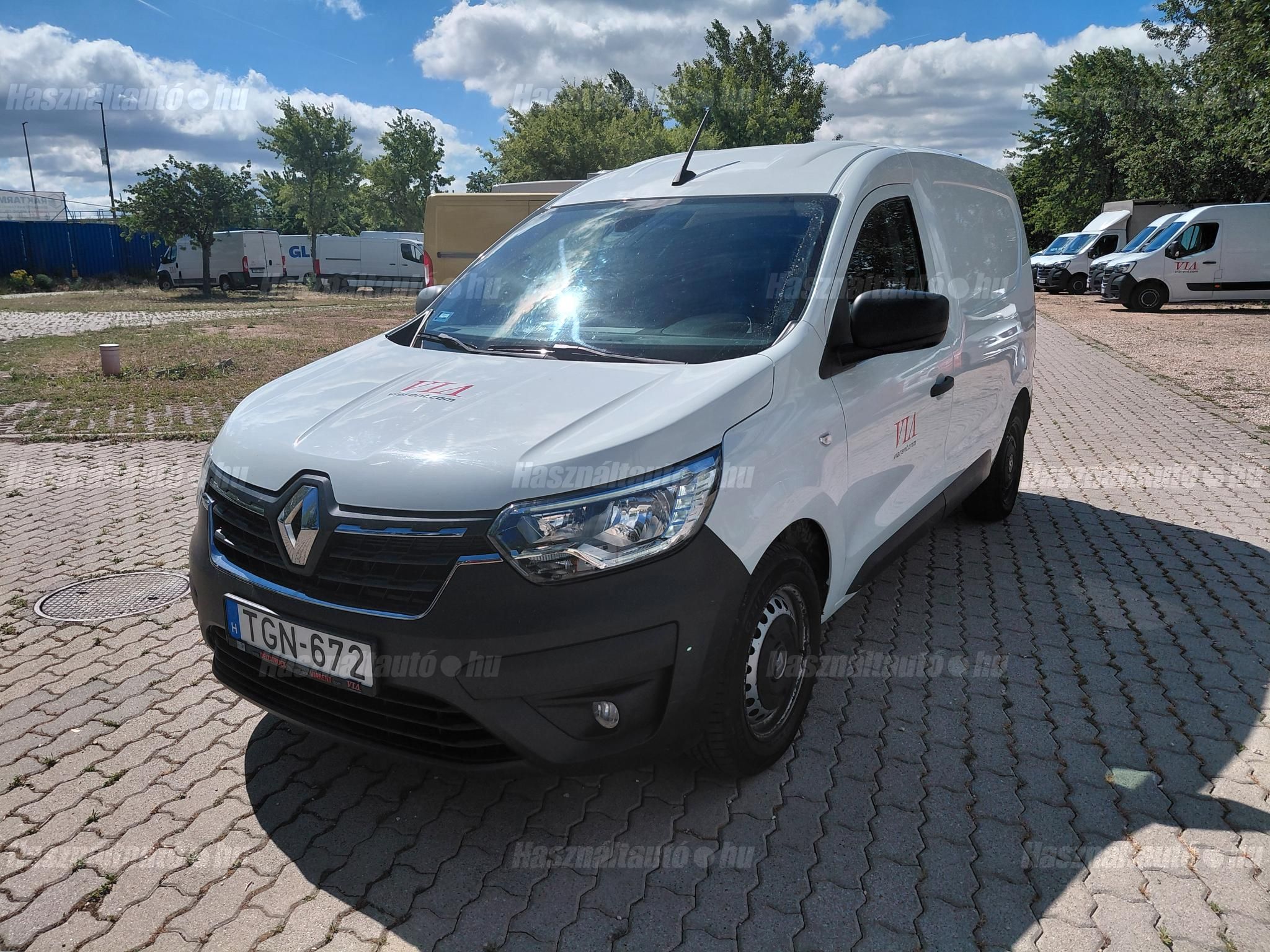 RENAULT EXPRESS 2022/6 - 1