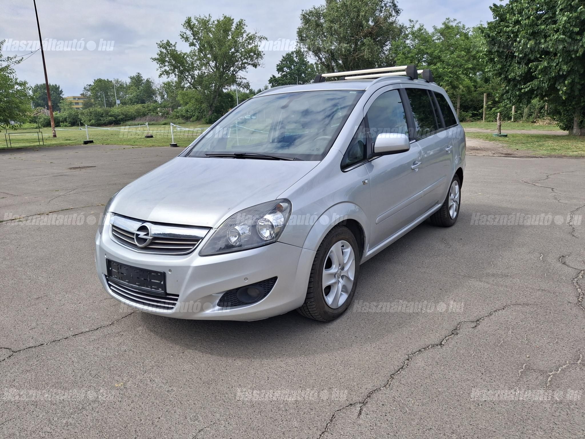 OPEL ZAFIRA B 2012/3 - 1