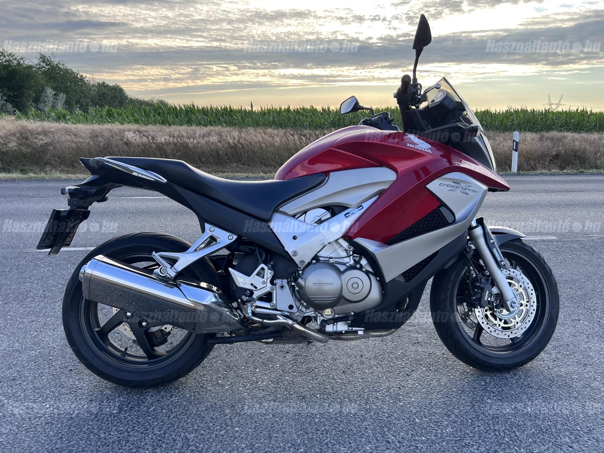 HONDA VFR 800 X 2011/6 - 1