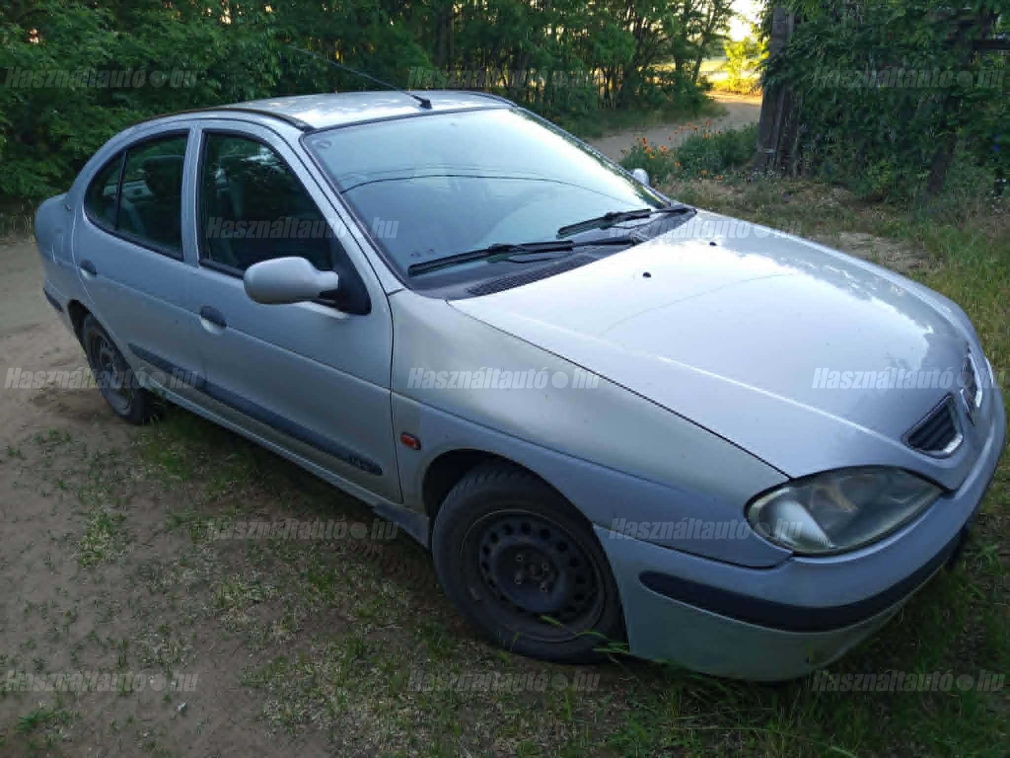 RENAULT MEGANE 2002/7 - 1