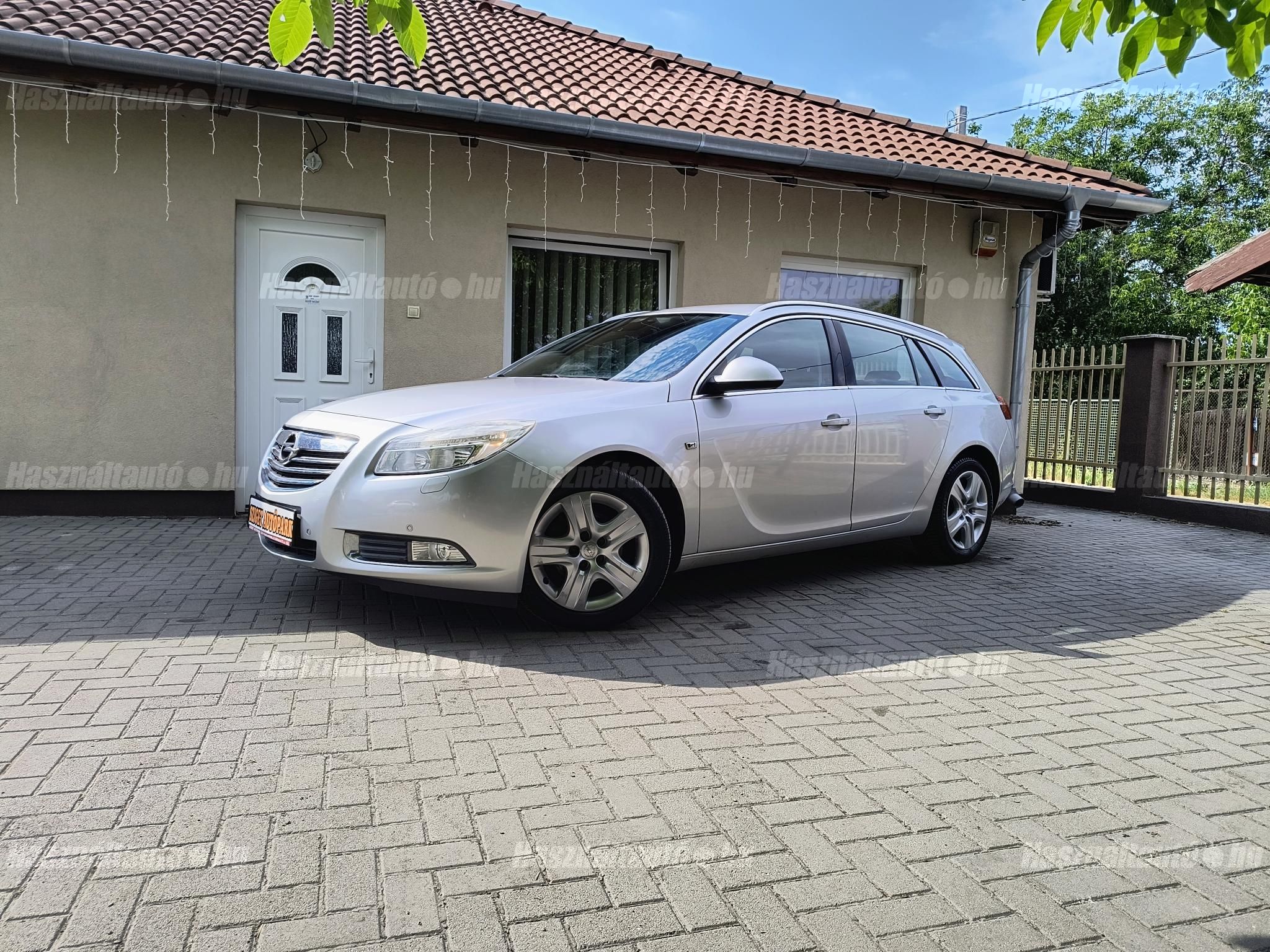 OPEL INSIGNIA 2010/9 - 1
