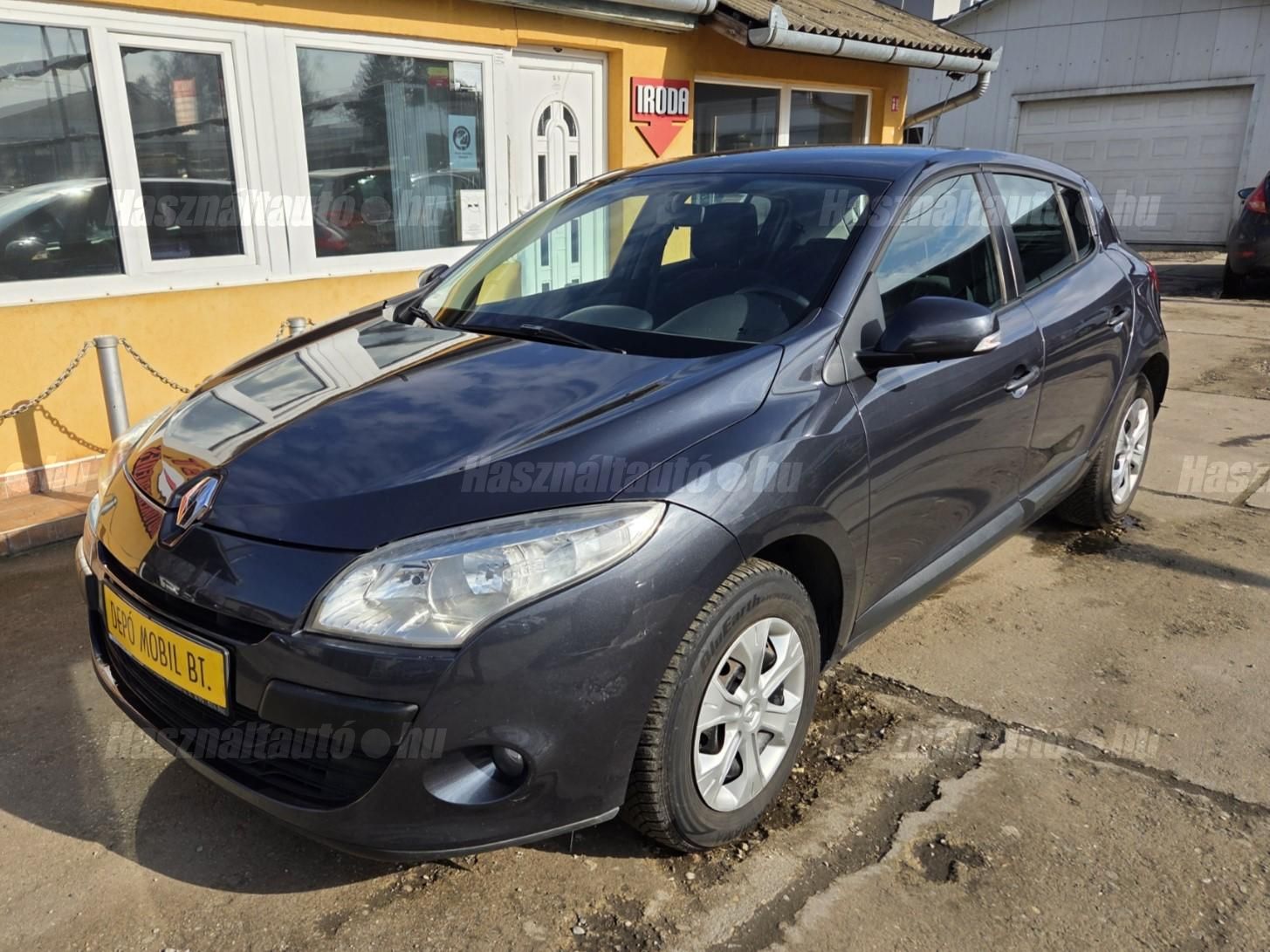 RENAULT MEGANE 2010/6 - 1