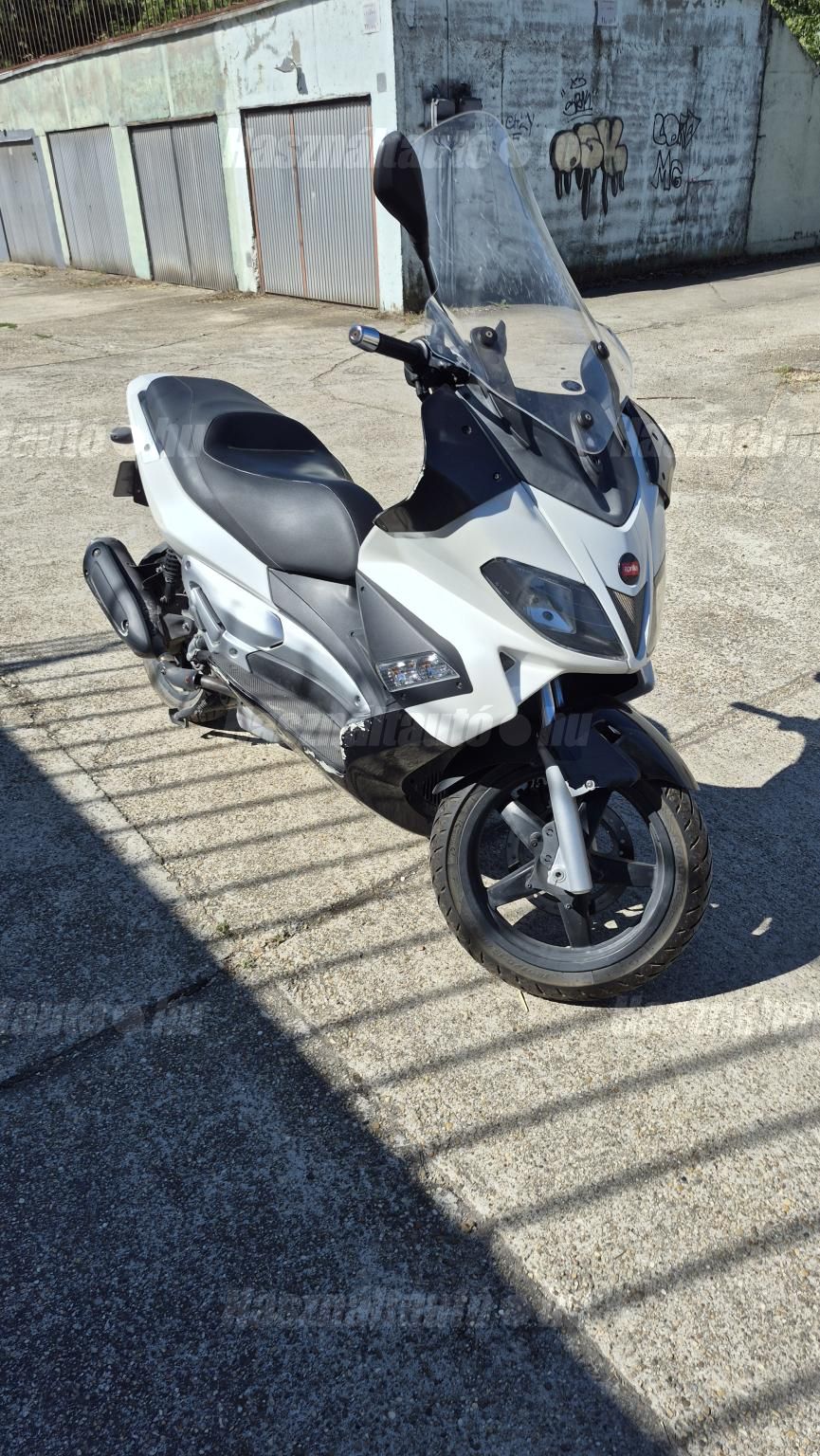 APRILIA SR MAX 300 2012/3 - 1