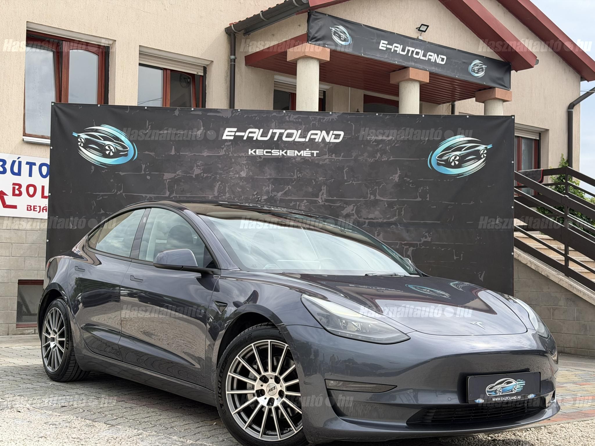 TESLA MODEL 3 2021/12 - 1