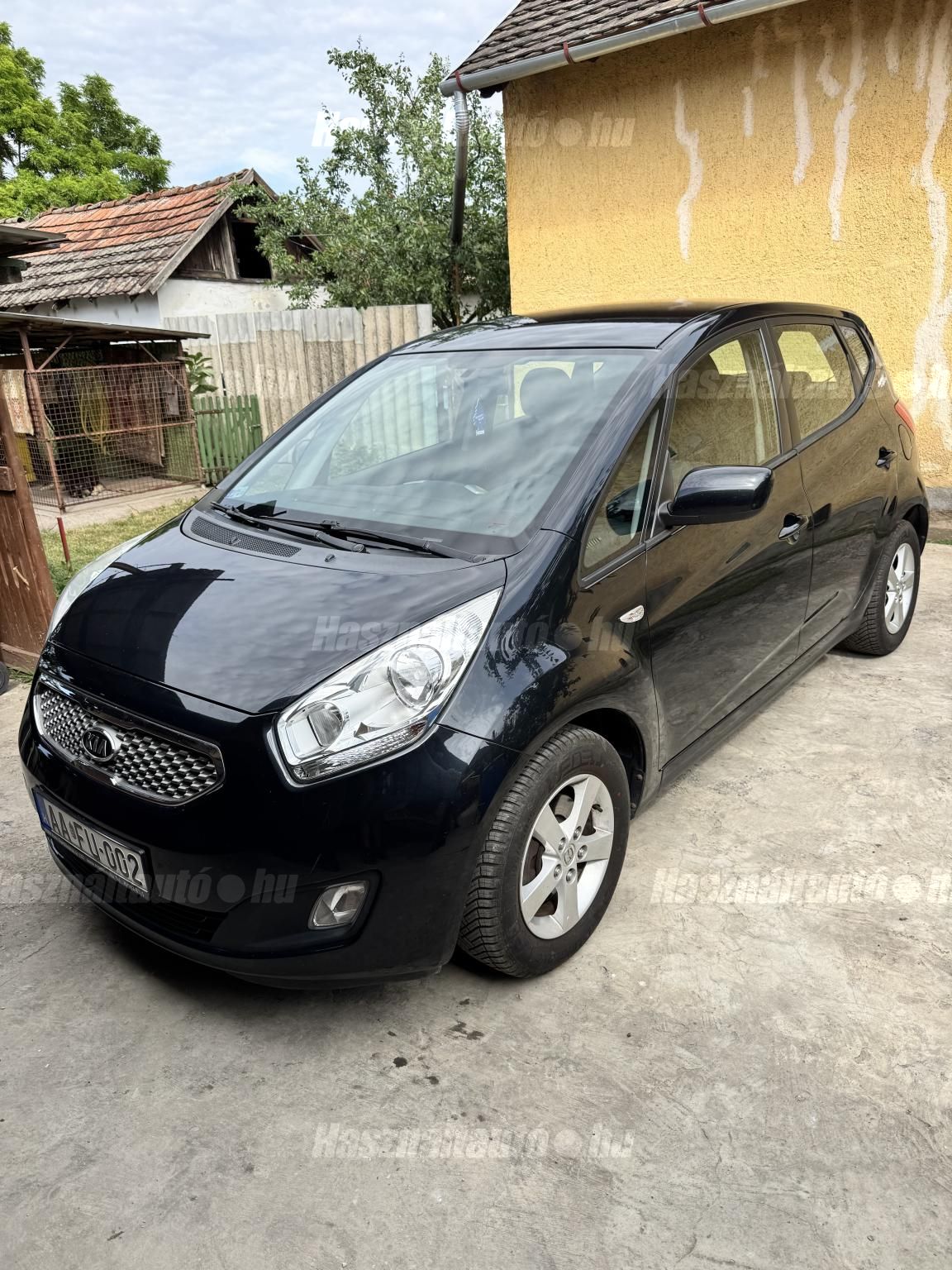 KIA VENGA 2011 - 1